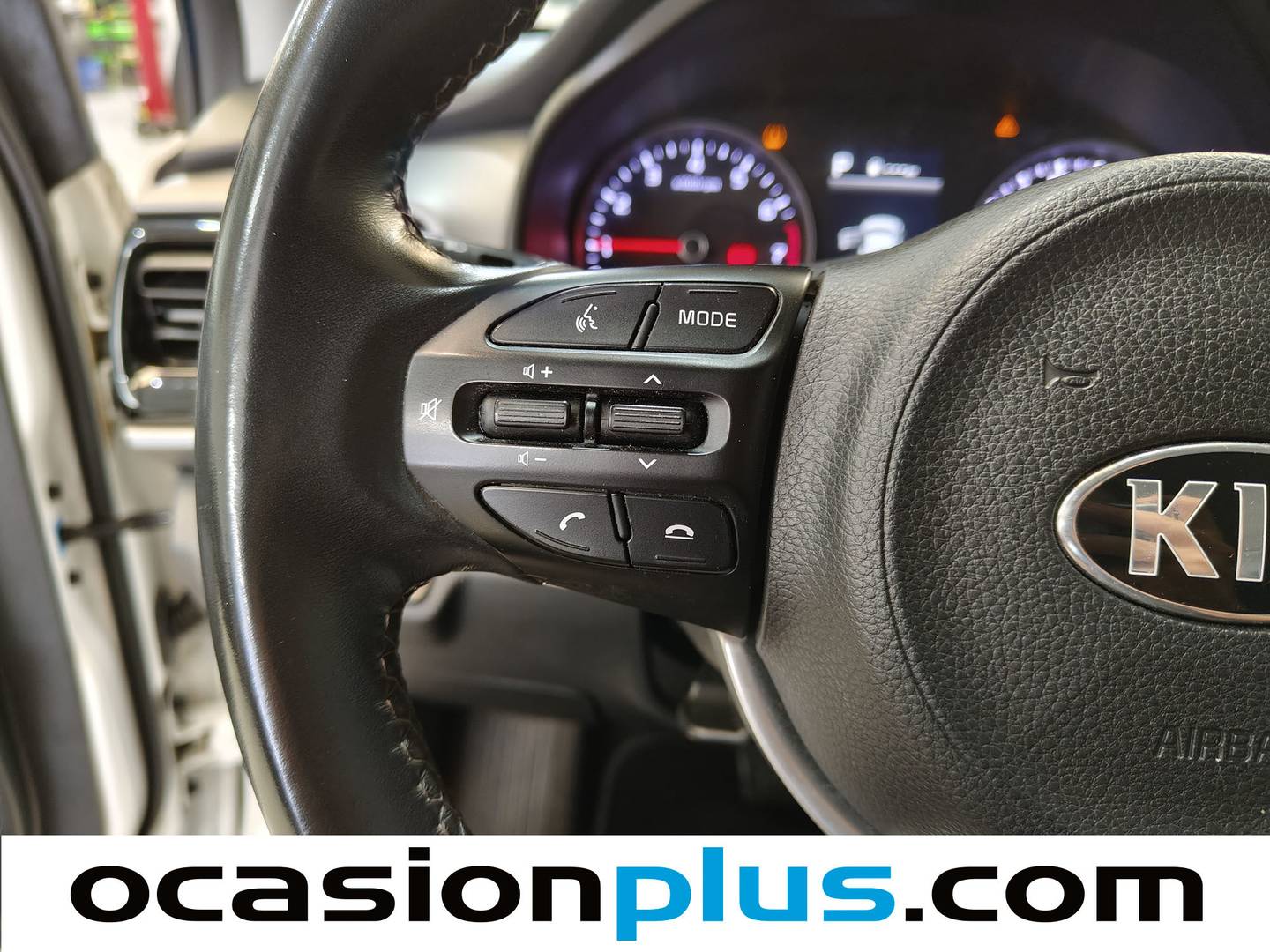 Foto KIA Stonic Kia Stonic 1.0 T-GDi MHEV Drive DCT (120 CV)