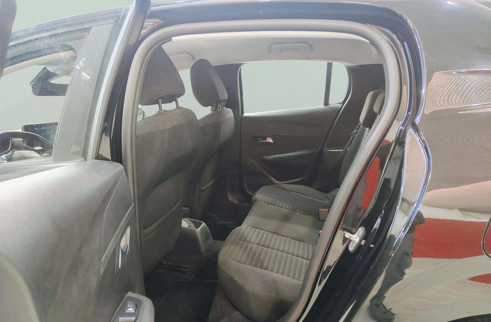 Peugeot 208 PureTech 100 Active Pack EAT8 - foto 11