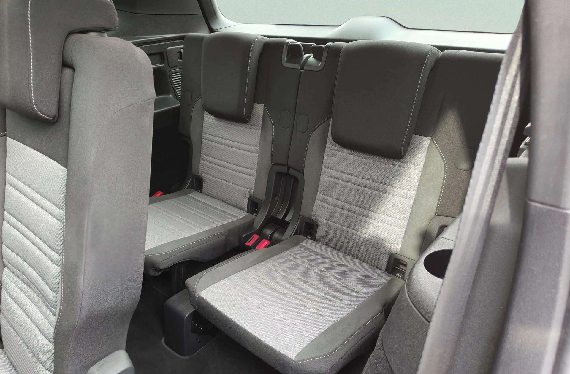 Volkswagen Touran Sport 1.8 TSI DSG 7 plazas Pack R-Line - foto 16