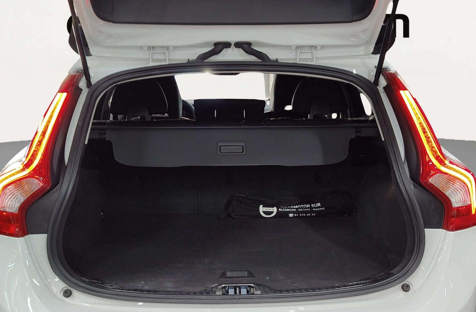 Volvo V60 D3 Kinetic - foto 17