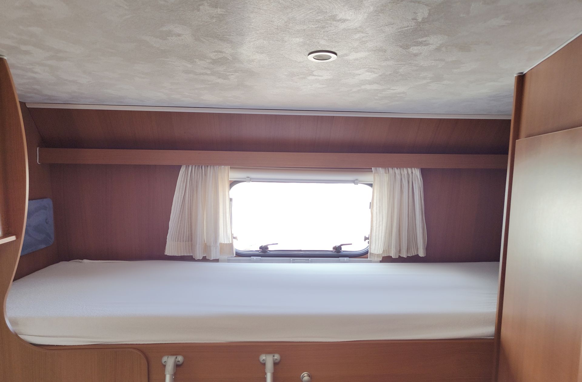 Elnagh M 200 2.3D Baron 47 D 7 plazas - foto 17