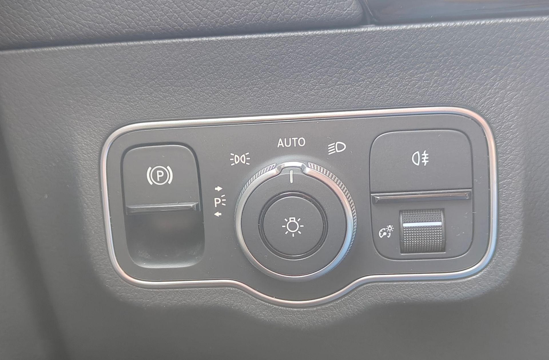 Mercedes-Benz GLA 200 - foto 26