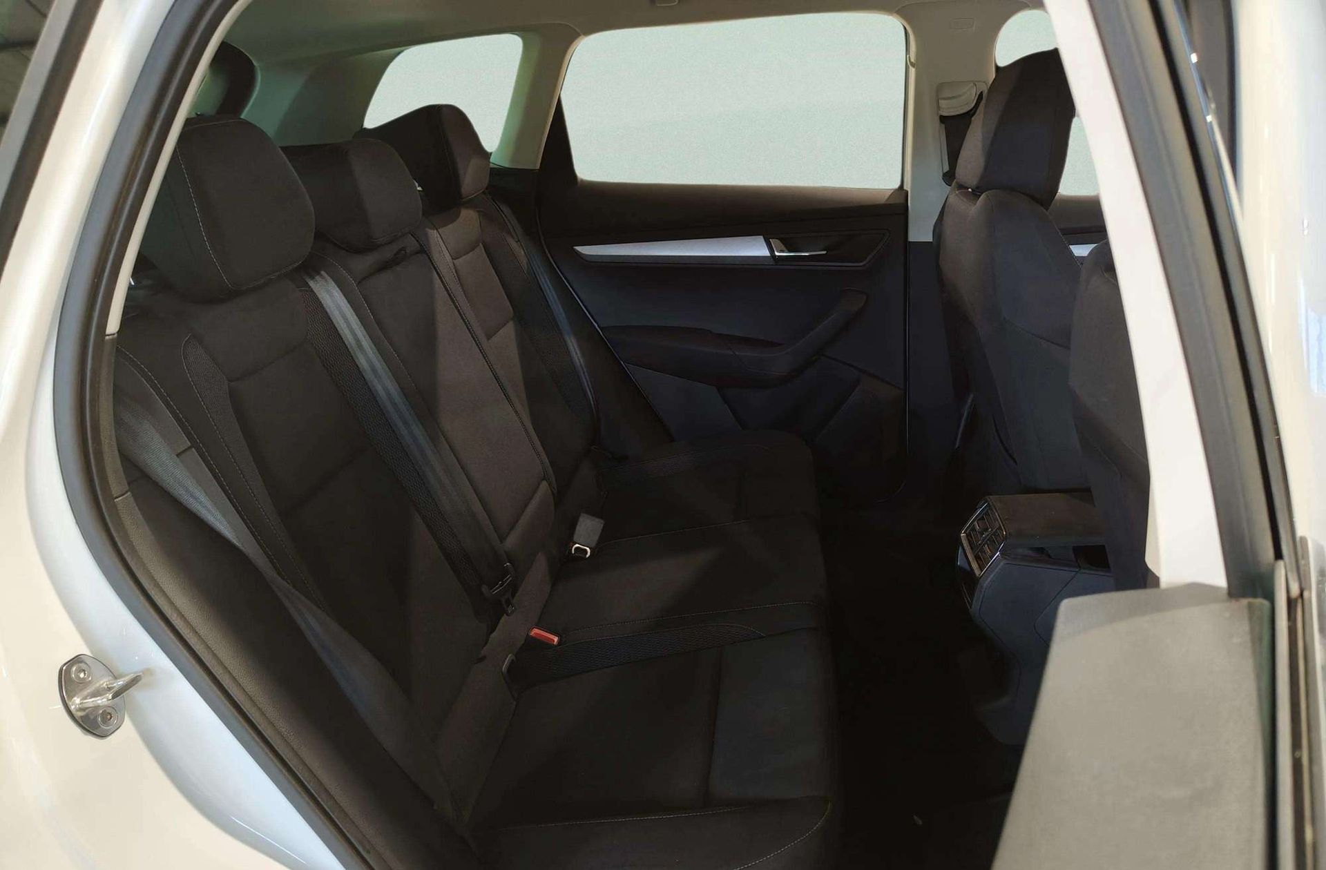 Škoda Karoq 2.0 TDI Selection - foto 18