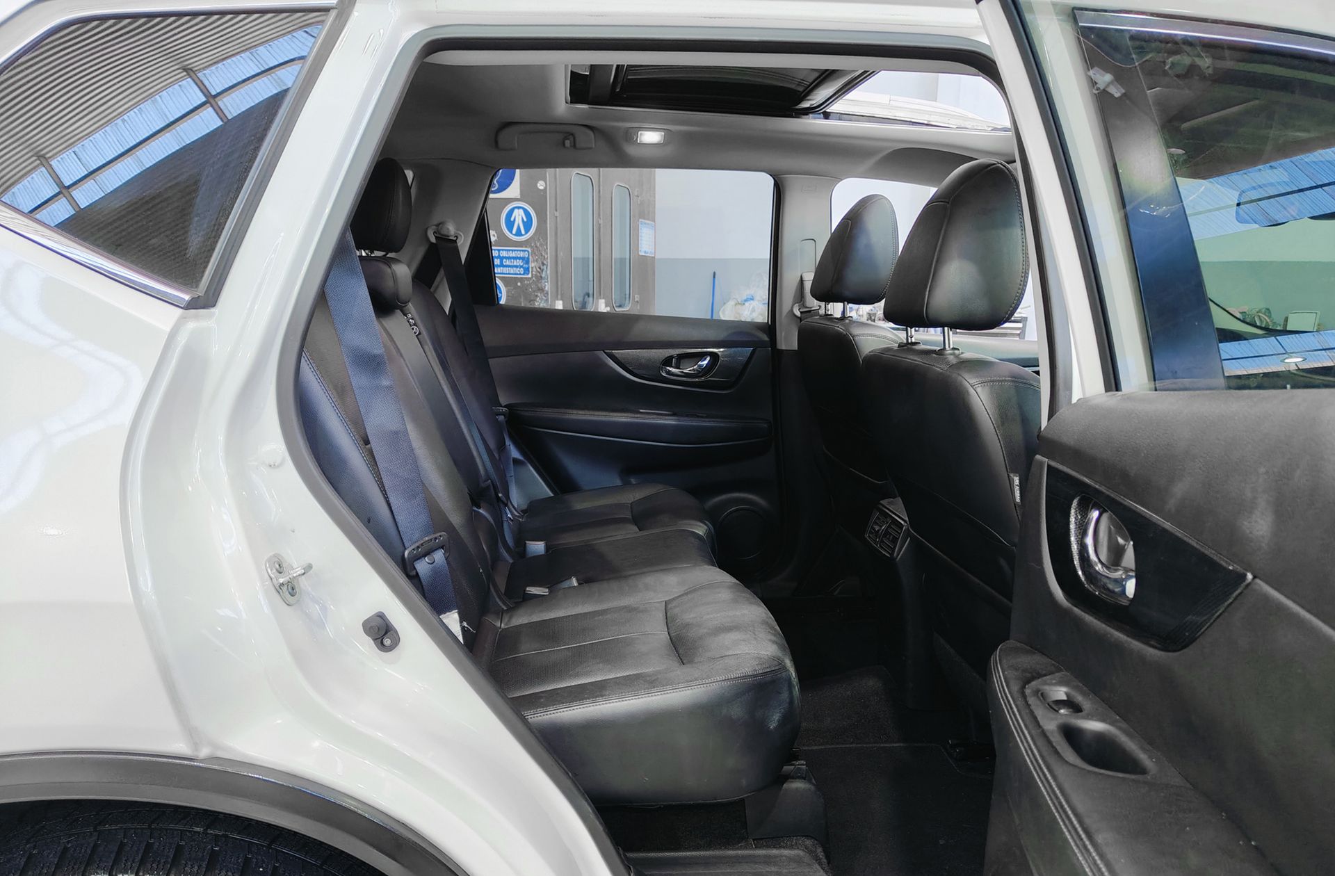Nissan X-Trail 1.6 dCi Tekna 4x2 - foto 21