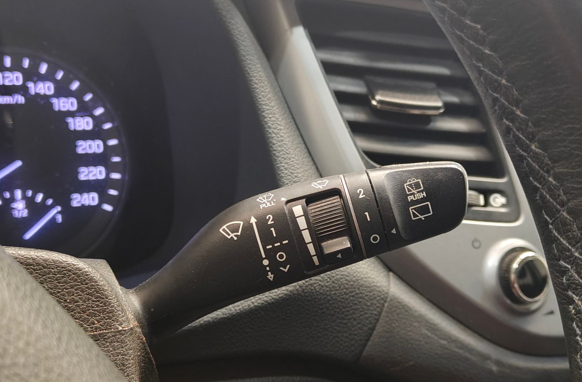 Hyundai Tucson 1.7 CRDi BlueDrive 25 Aniversario 4x2 - foto 32