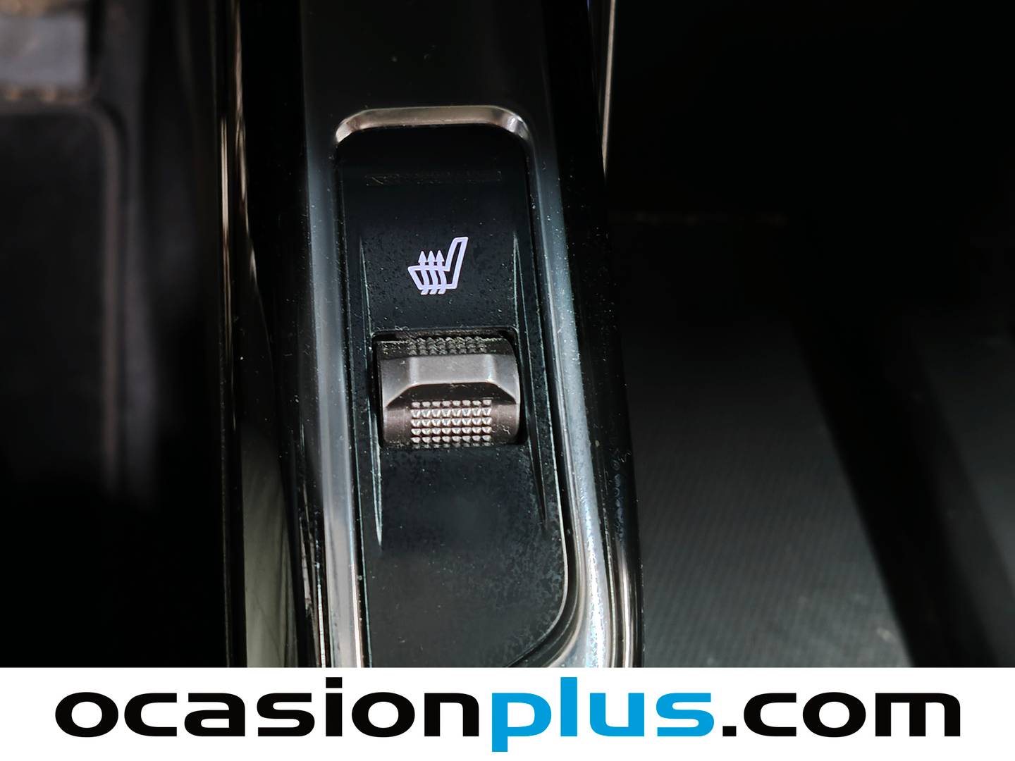 Equipamiento del KIA Sorento KIA Sorento 1.6 T-GDi HEV Emotion 4x2 (230 CV)