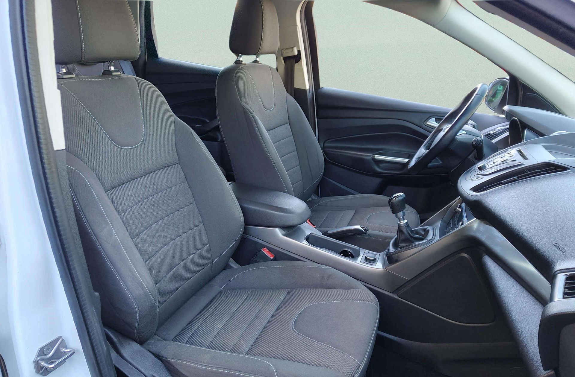 Ford Kuga 2.0 TDCi Trend 4x2 - foto 17