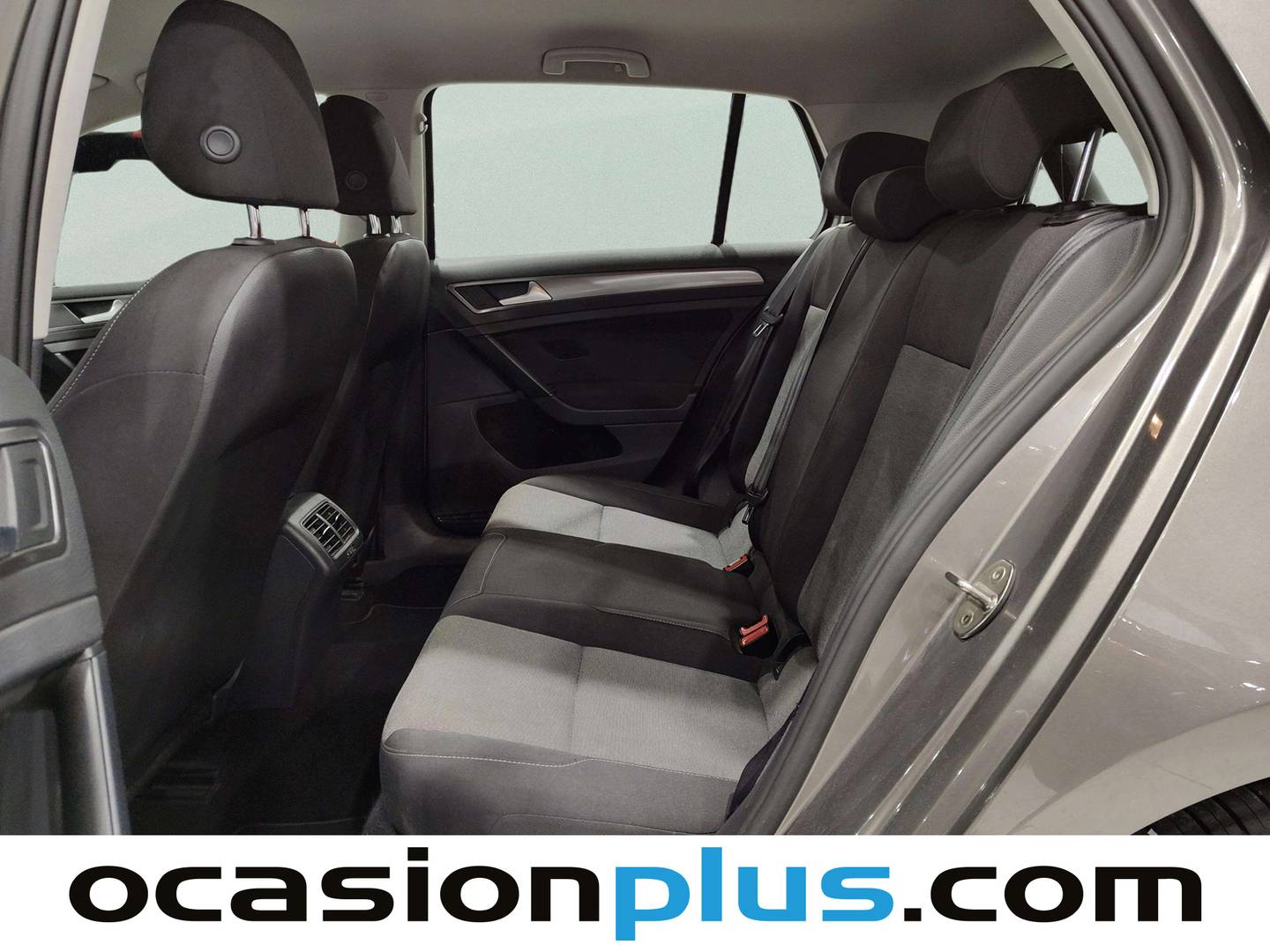 Foto asientos traseros Volkswagen Golf Volkswagen Golf Business 1.6 TDI BMT (110 CV) DSG