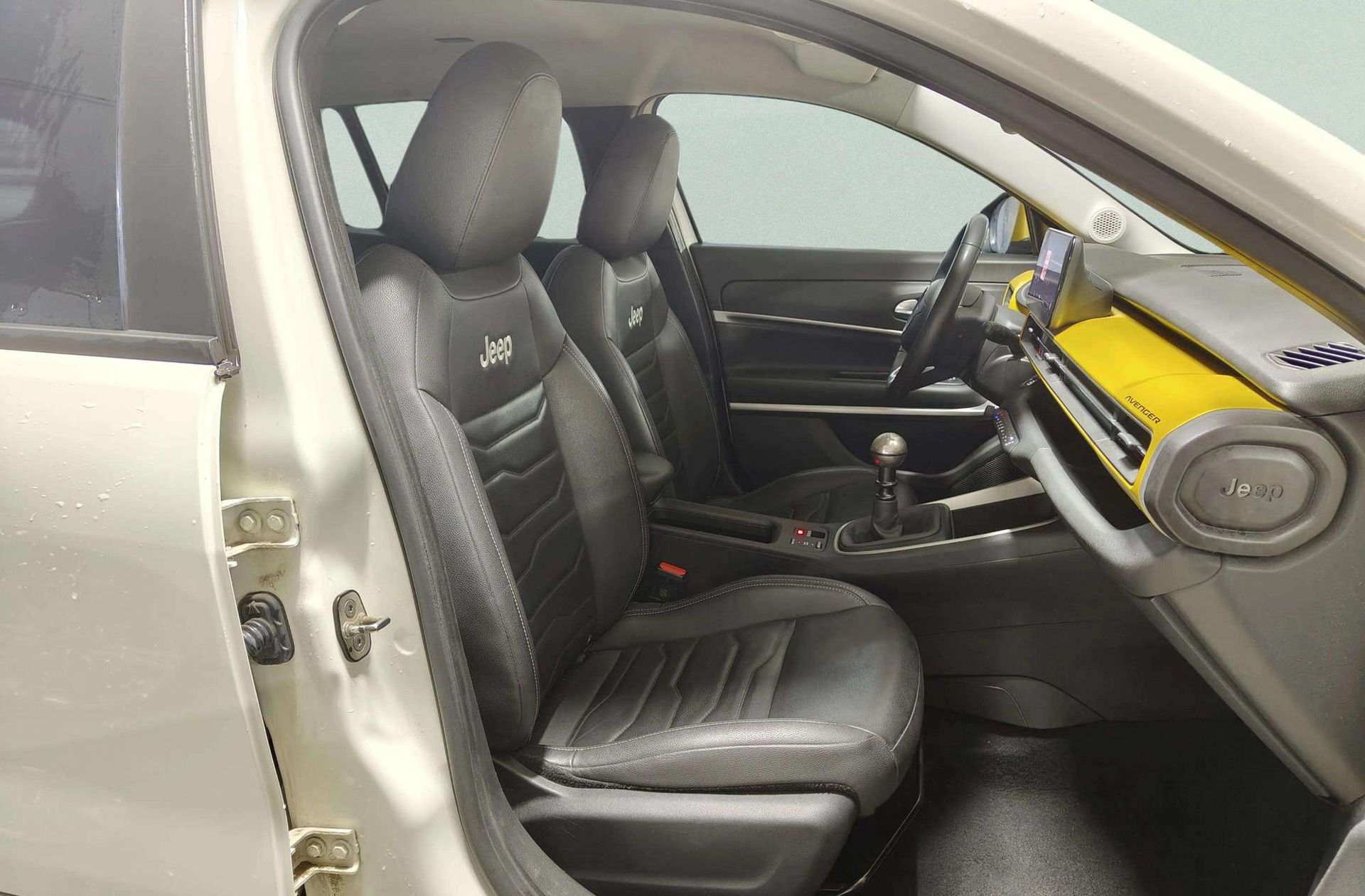 Jeep Avenger 1.2 G Summit - foto 15