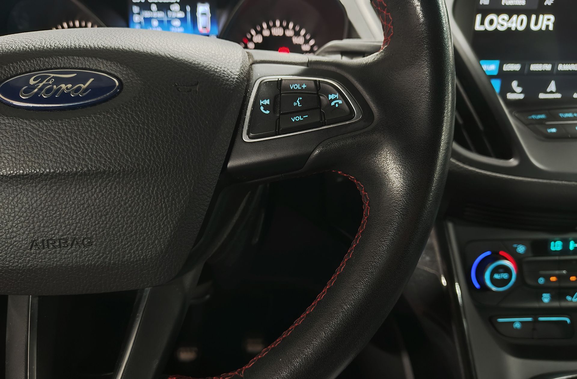 Ford Kuga 1.5 EcoBoost ST-Line 4x2 - foto 27
