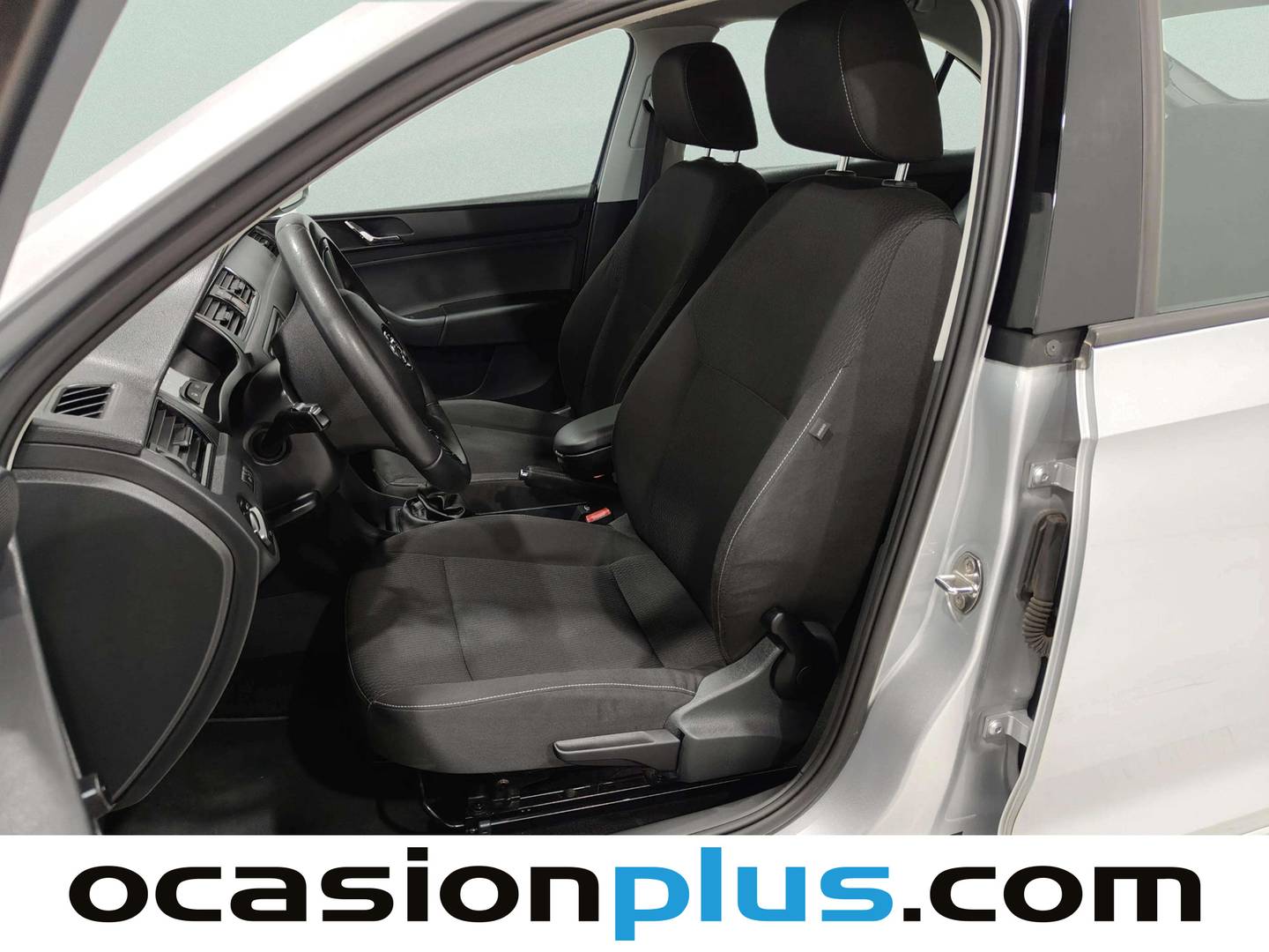 Foto asientos delanteros Skoda Rapid Skoda Rapid 1.6 TDI CR Ambition (105 CV)