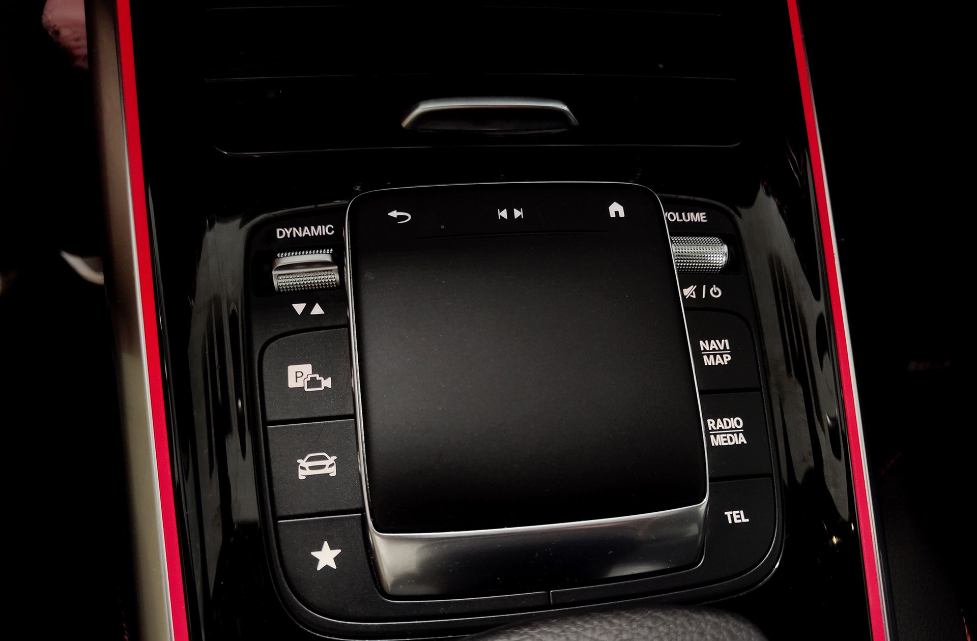 Mercedes-Benz GLA 200 Pack AMG - foto 40