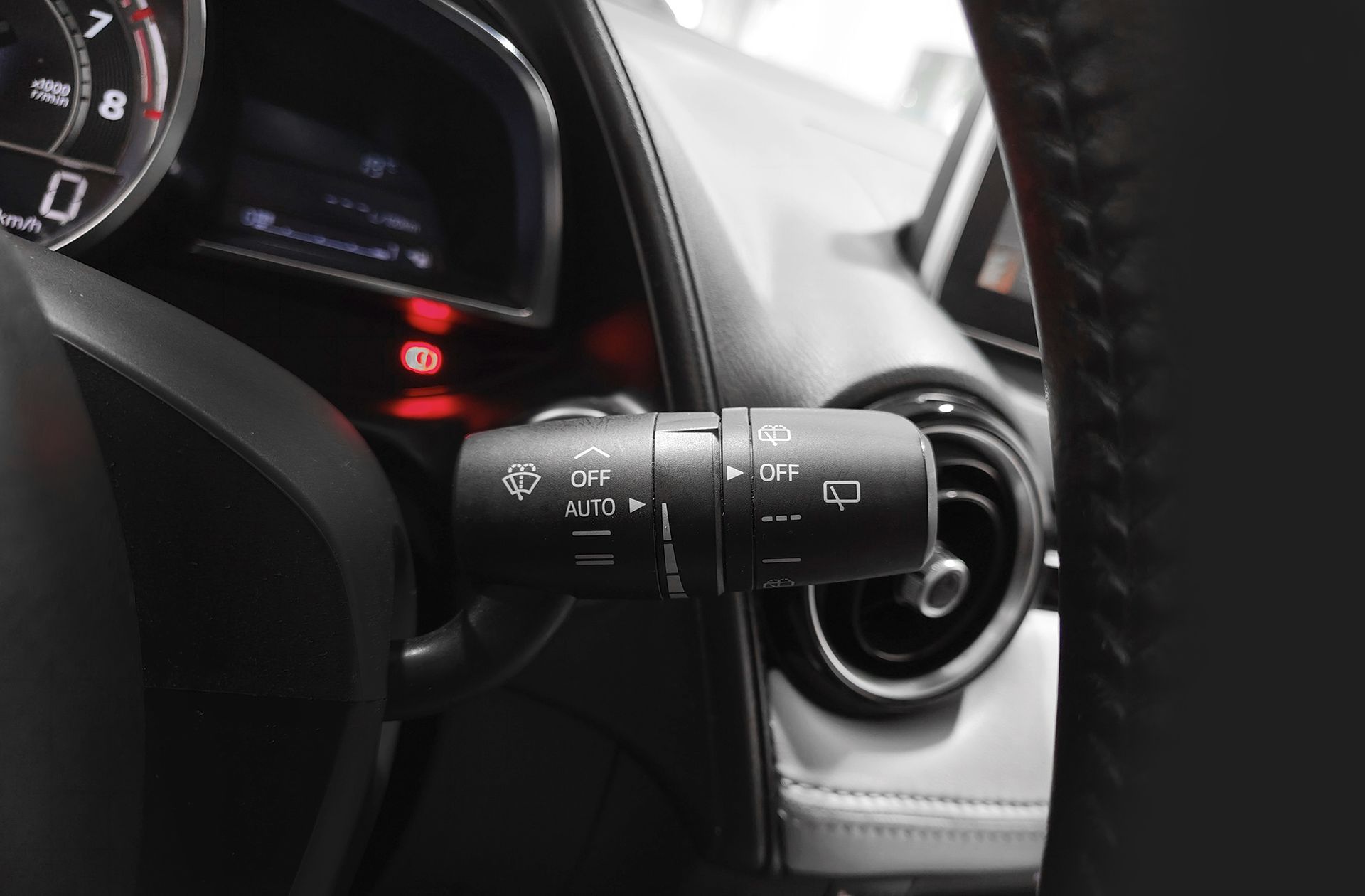 Mazda CX-3 2.0 Skyactiv GE Luxury 2WD - foto 29