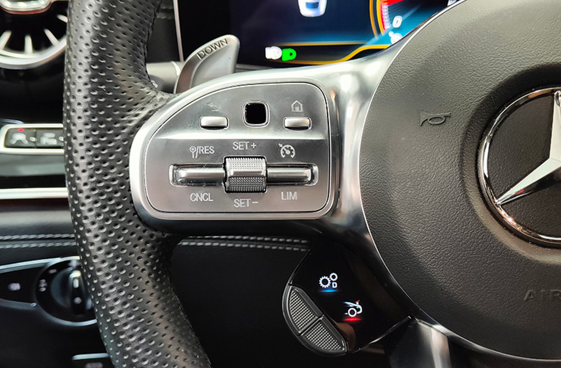 Mercedes-Benz Mercedes-AMG GT 53 AMG 4MATIC+ - foto 38