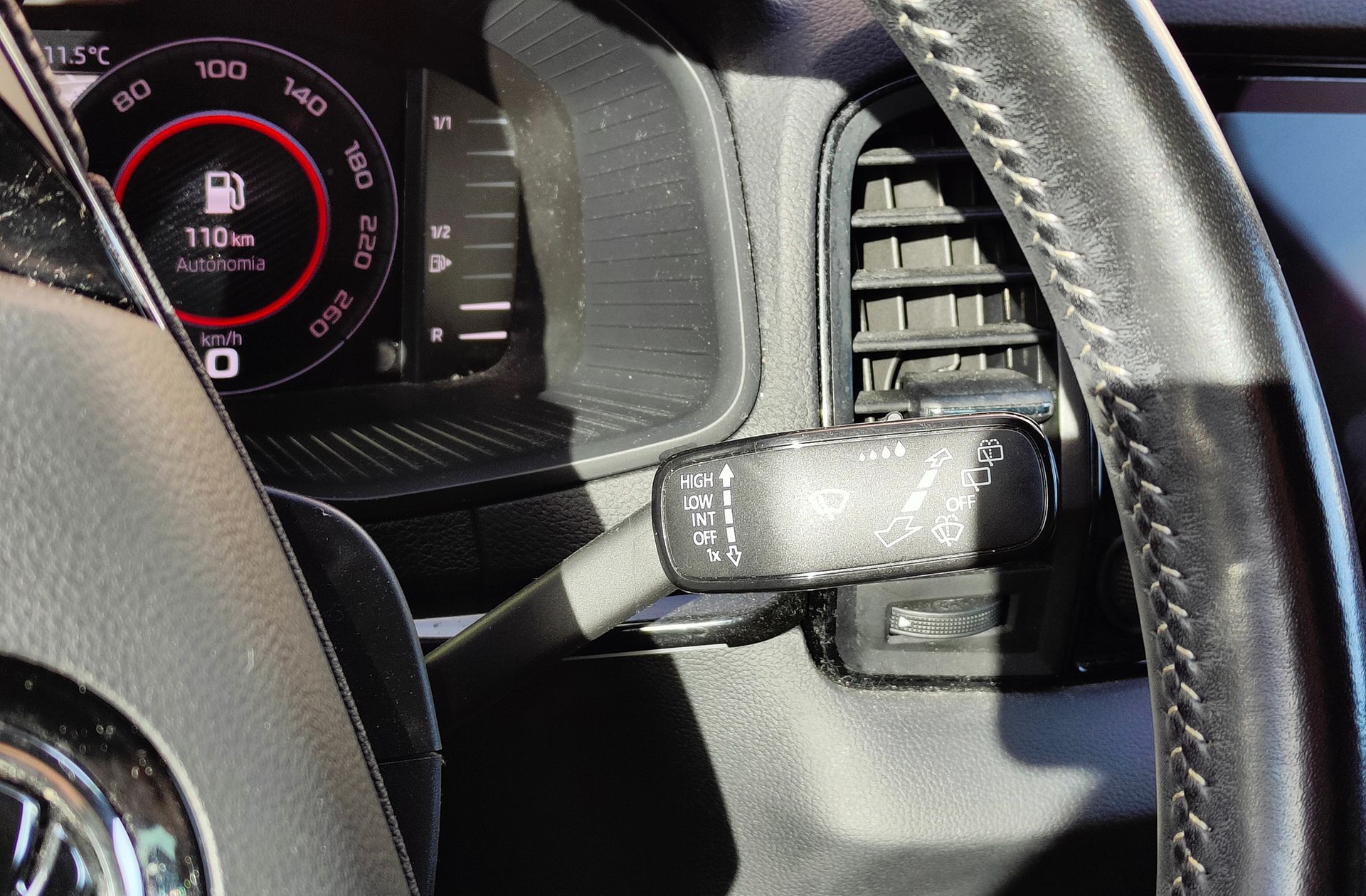 Škoda Karoq 1.5 TSI ACT Sportline DSG - foto 34