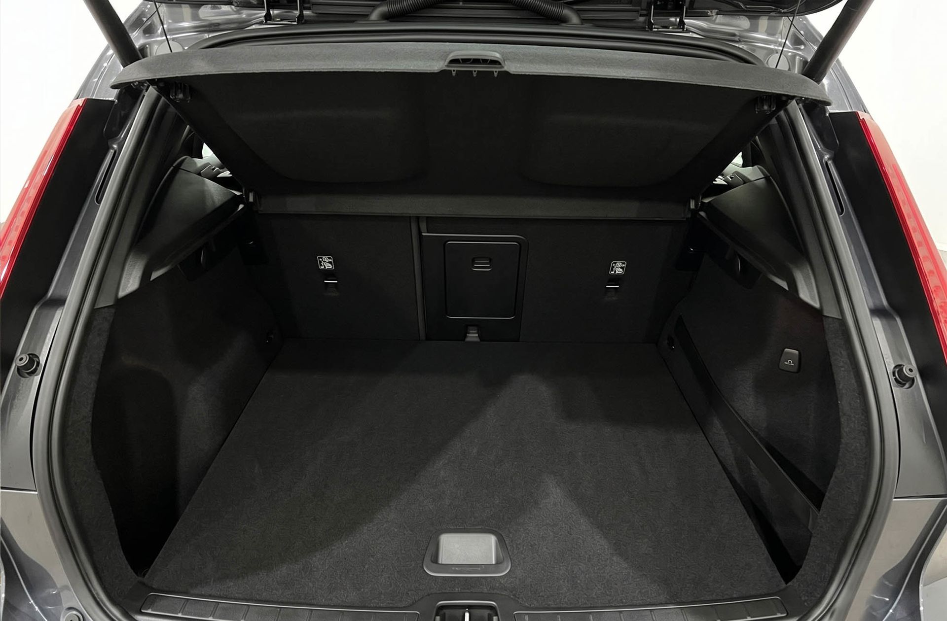 Volvo XC40 T4 Momentum - foto 18