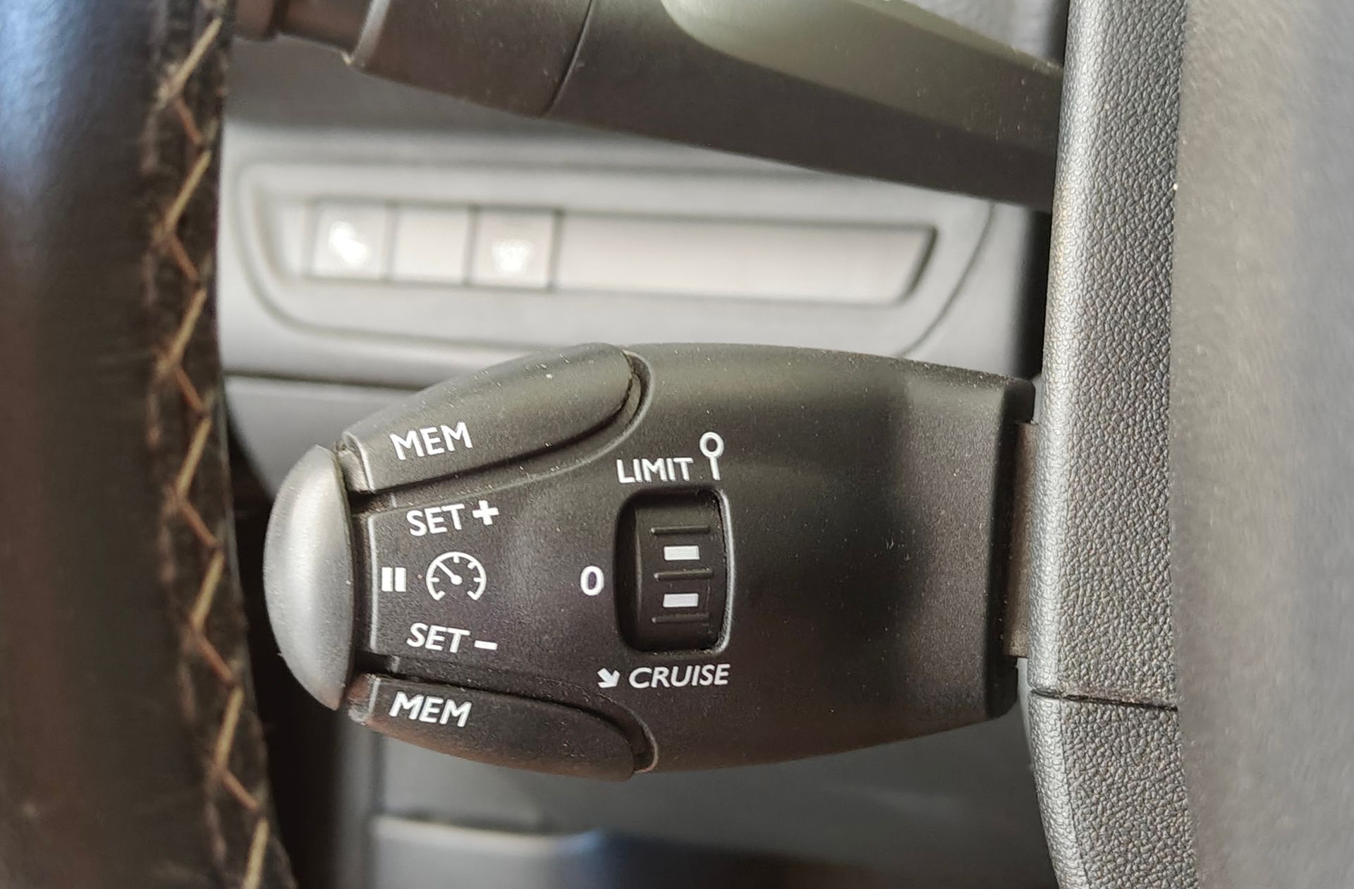 Peugeot 208 PureTech 110 Tech Edition - foto 24