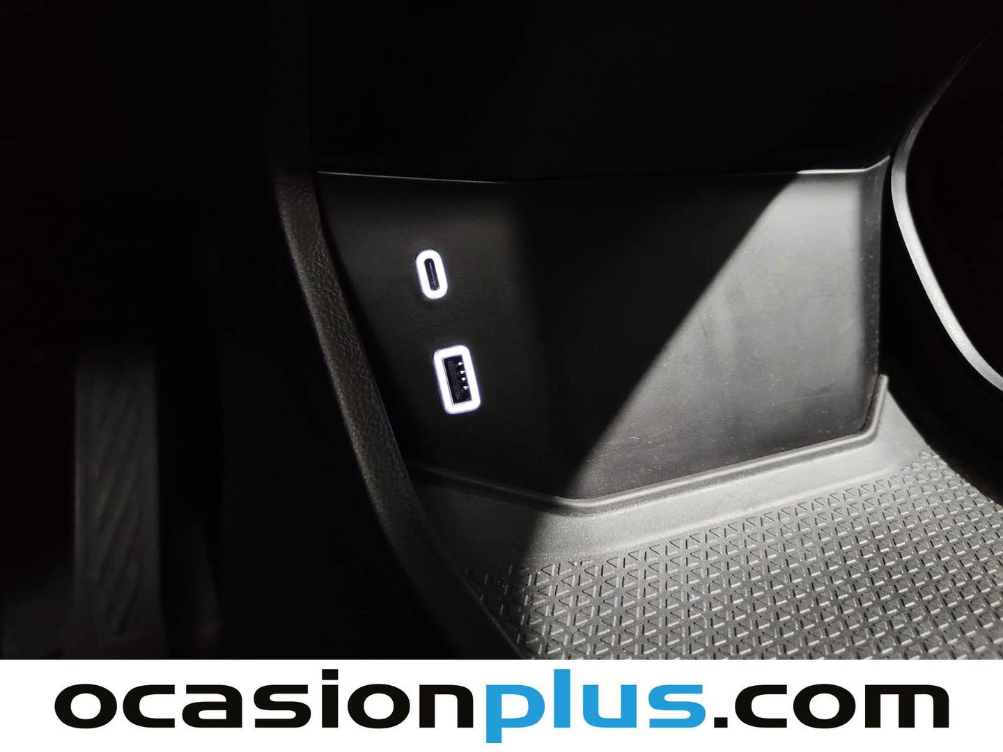 EBRO S800 EBRO S800 1.6 TGDI Premium DCT (147 CV) 7 Plazas gasolina