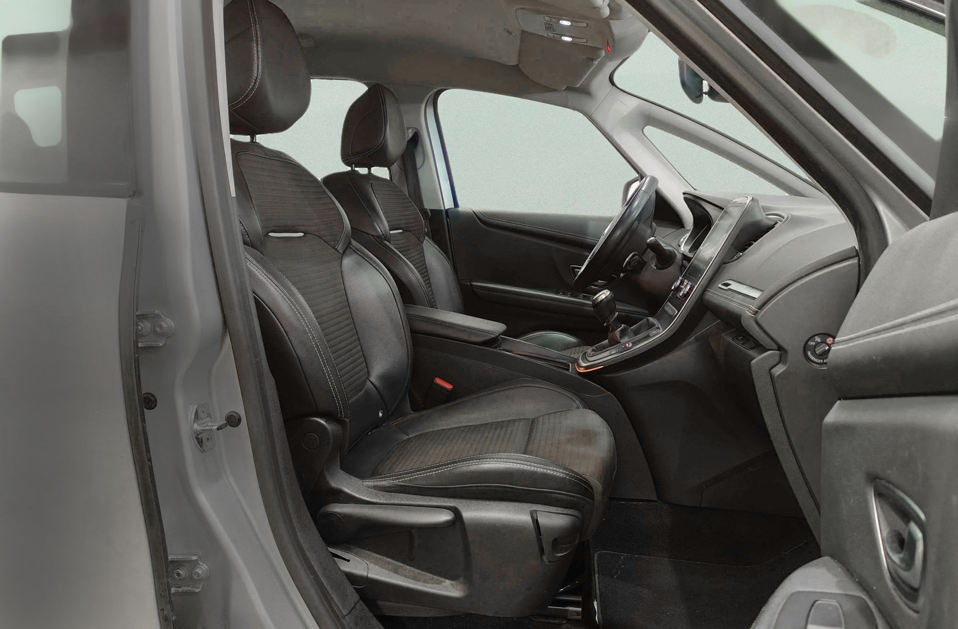 Renault Grand Scénic Zen TCe 7 plazas - foto 20