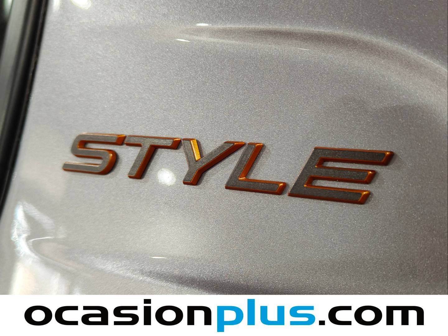Extras y acabados del Peugeot 208 Peugeot 208 Style Hybrid 110 eDCS6 (110 CV)