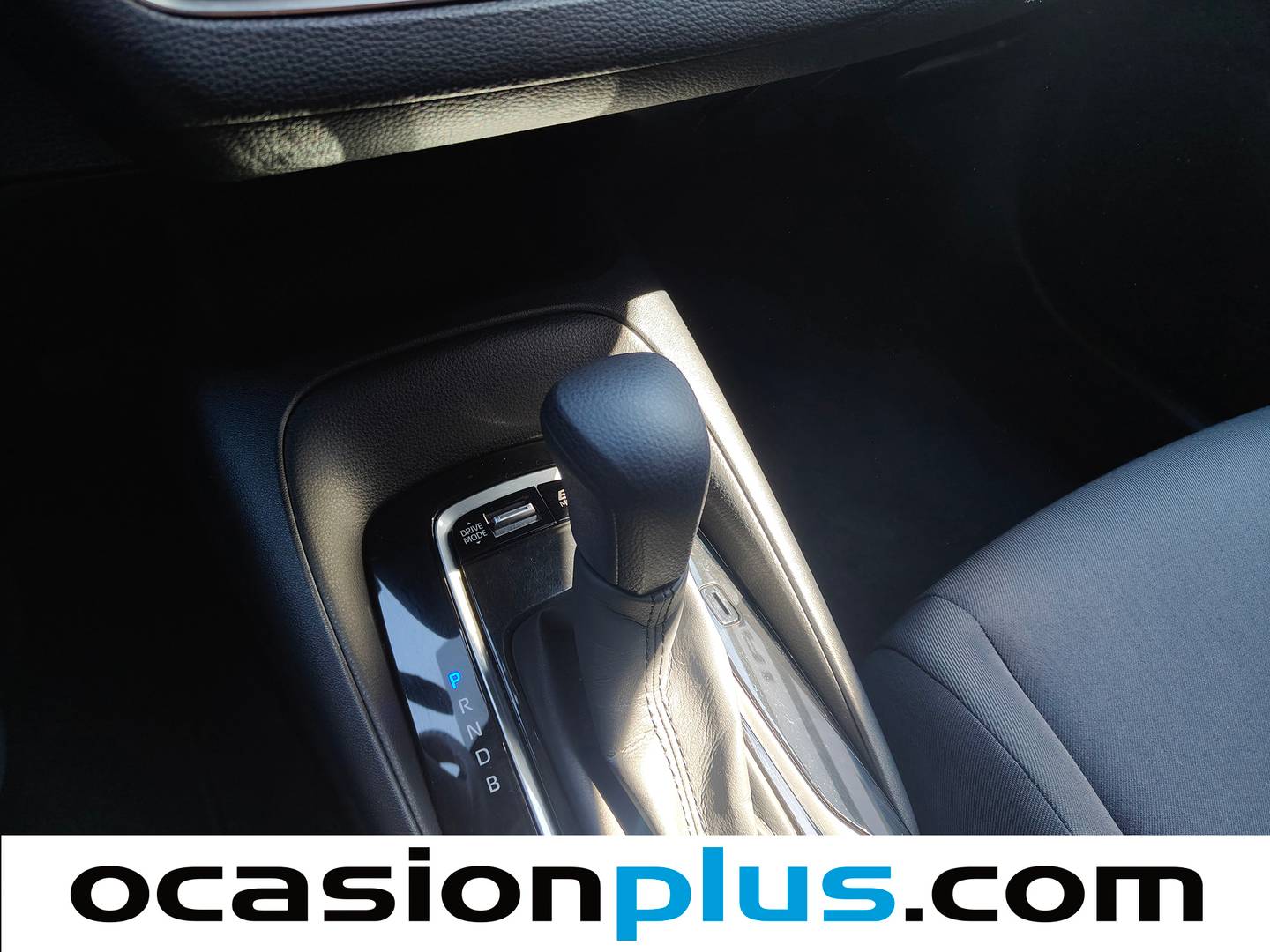 Toyota Corolla Toyota Corolla 1.8 125H Business Plus E-CVT (122 CV) de segunda mano