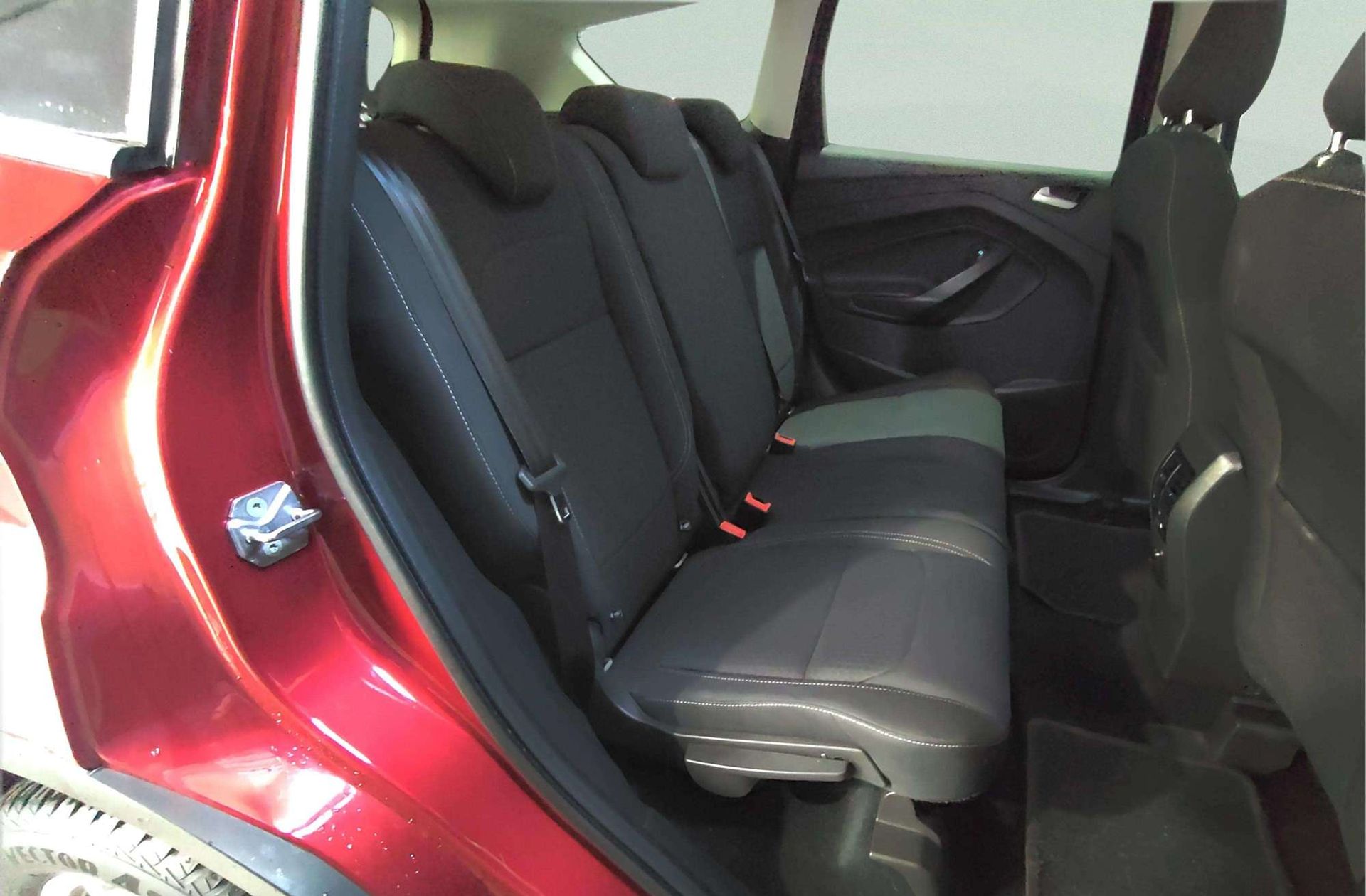 Ford Kuga 2.0 TDCi Trend+ 4x2 - foto 18