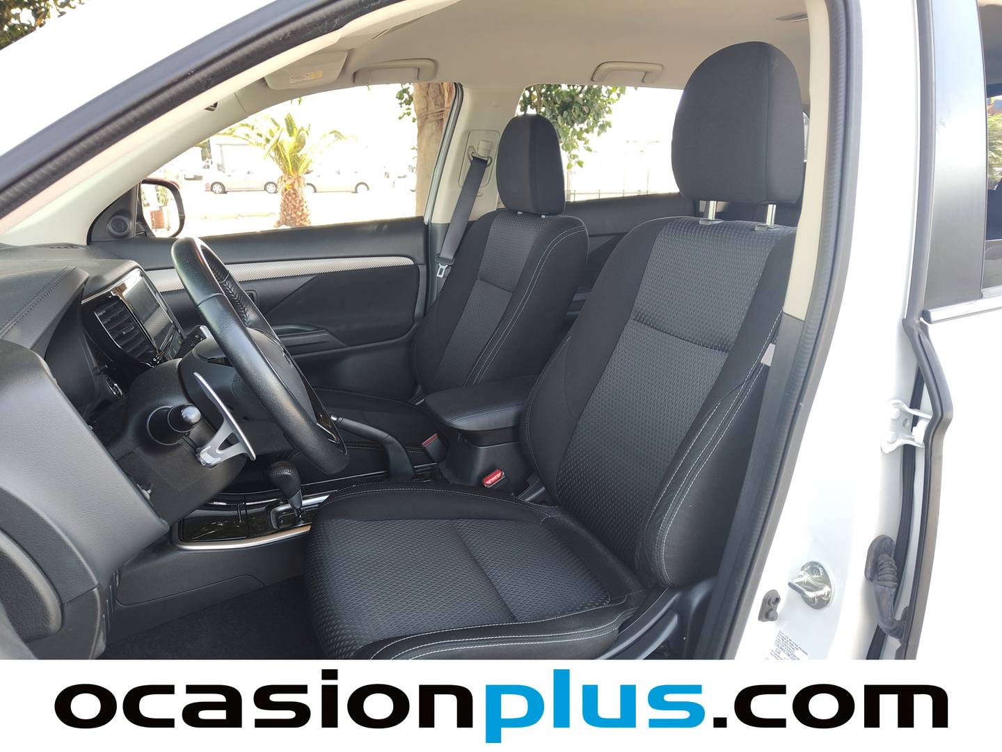 Foto asientos delanteros Mitsubishi Outlander Mitsubishi Outlander 200 MPI Motion 2WD CVT (150 CV)
