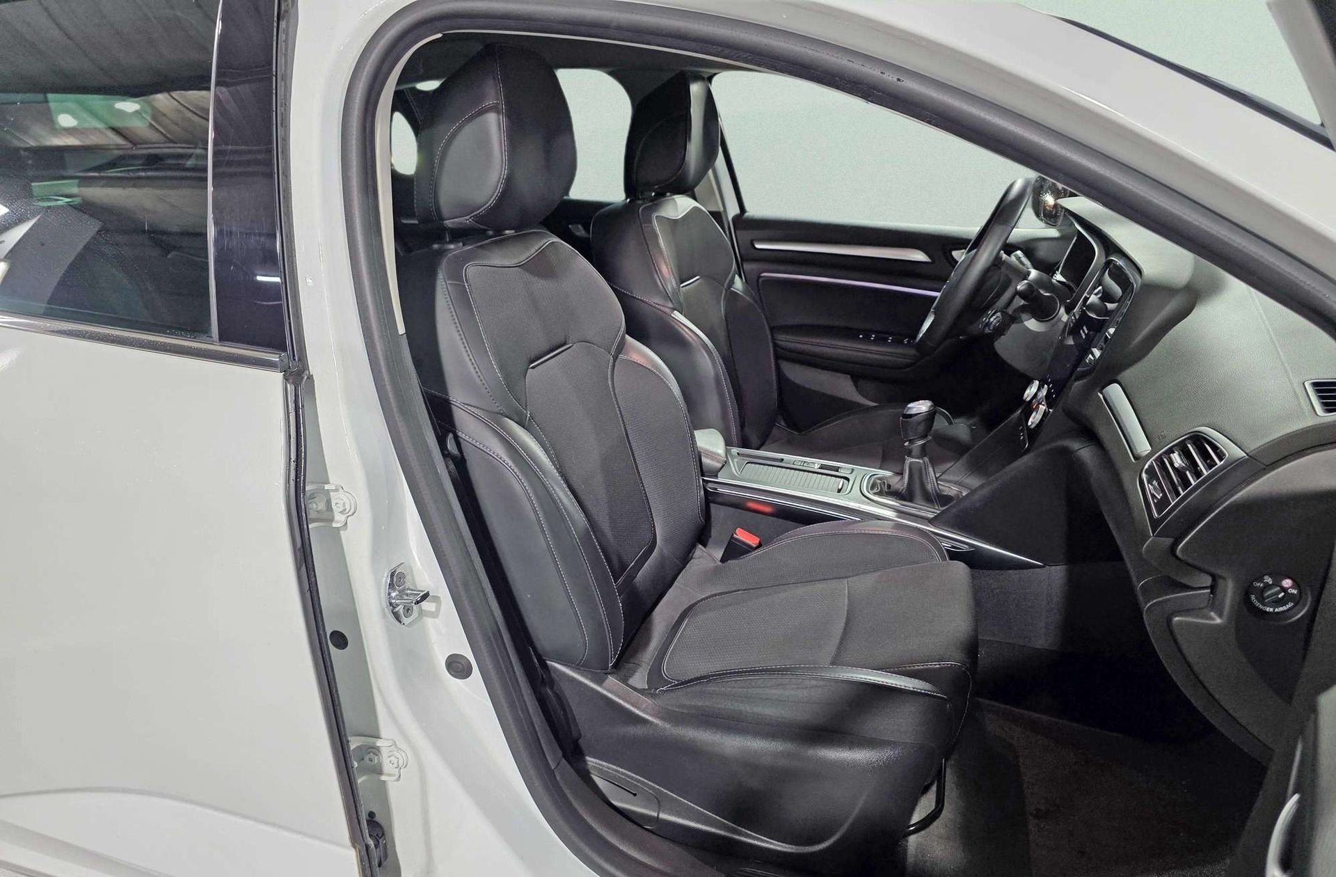 Renault Mégane Zen Fast Track TCe - foto 17