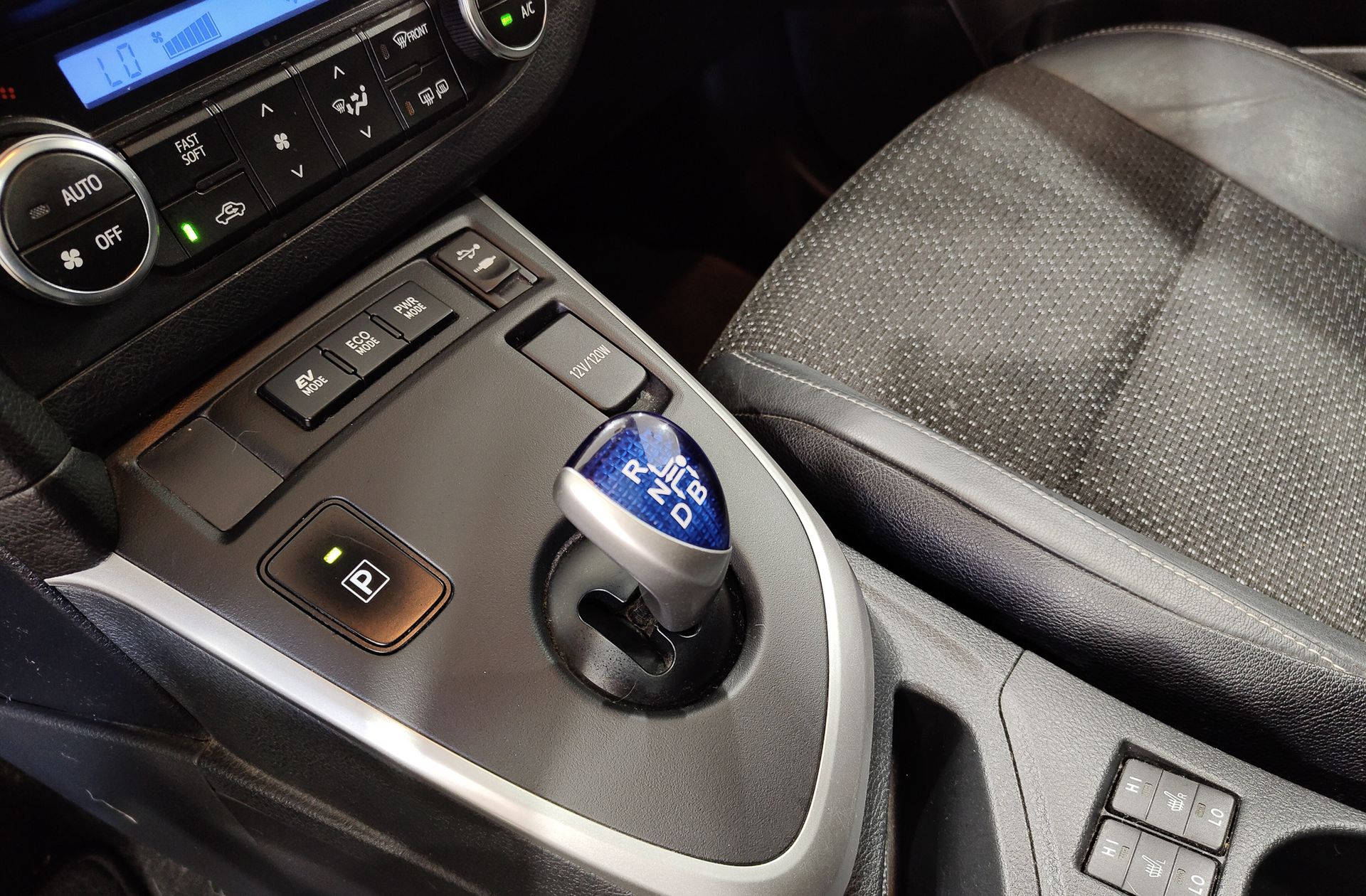 Toyota Auris Hybrid Advance - foto 5