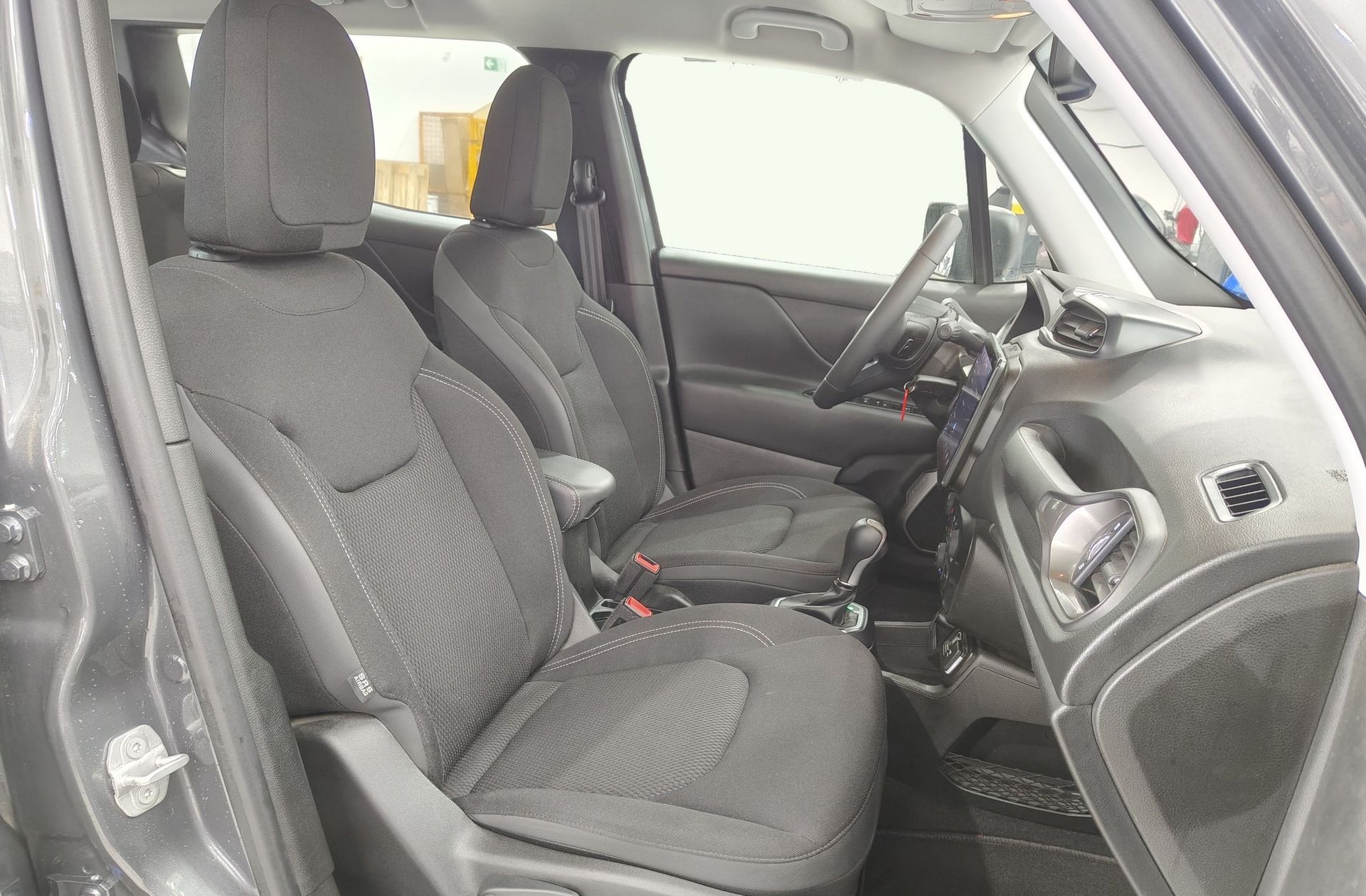 Jeep Renegade eHybrid 1.5 Limited ATX - foto 22