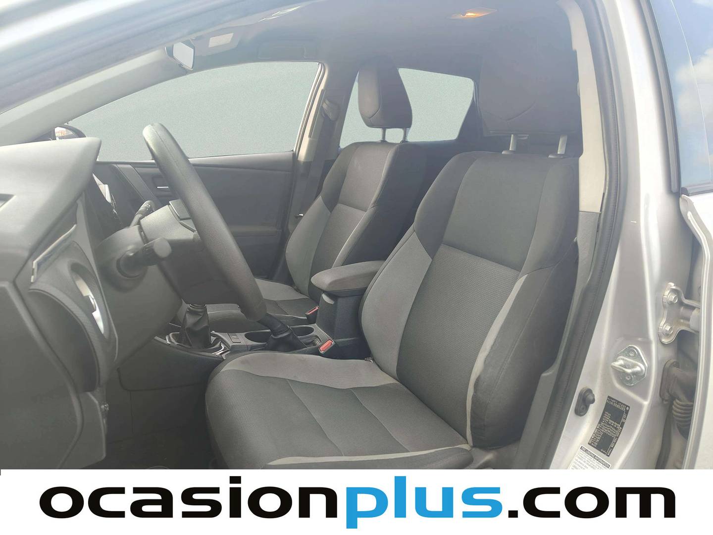 Foto asientos delanteros Toyota Auris Toyota Auris 90D Business (90 CV)