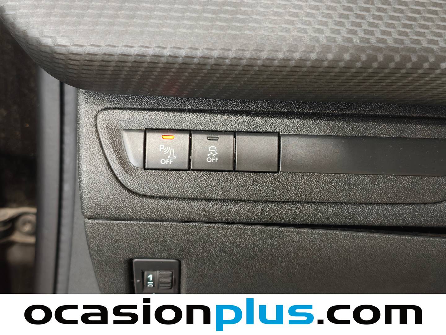 Equipamiento del Peugeot 2008 Peugeot 2008 VTI 82 Active (82 CV)