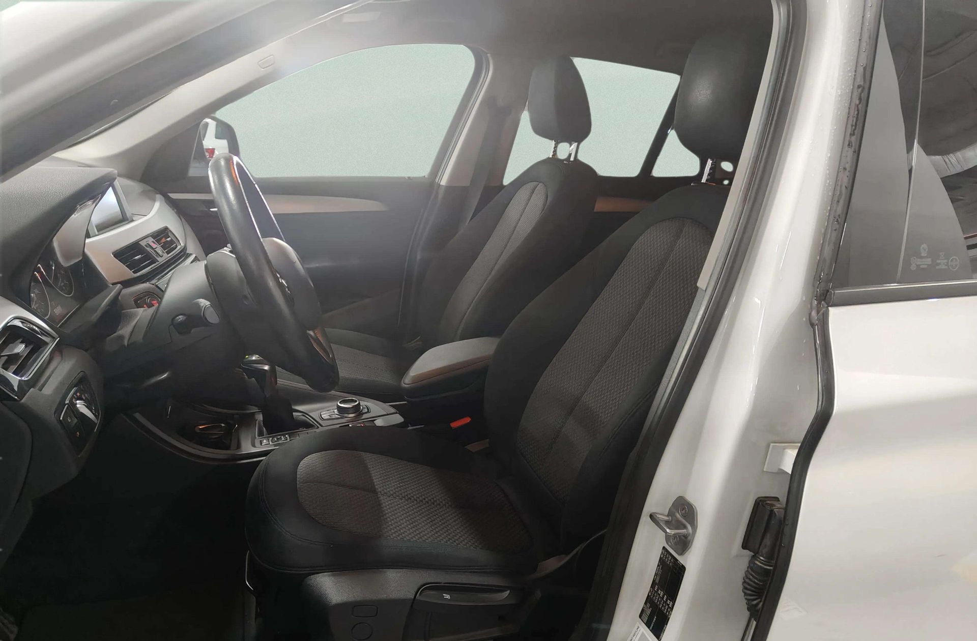 BMW X1 sDrive18d - foto 11