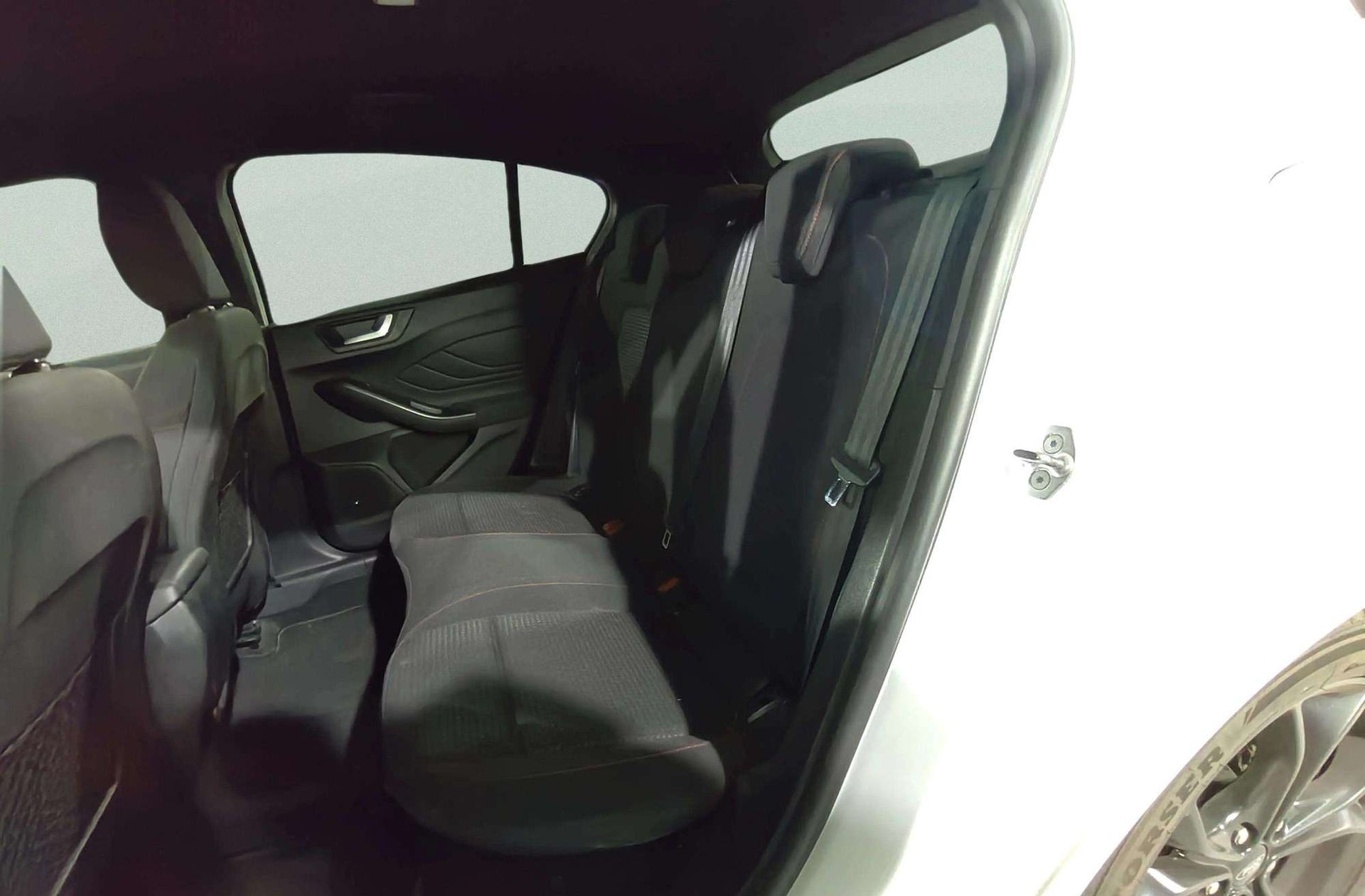 Ford Focus 1.0 EcoBoost ST-Line X - foto 14