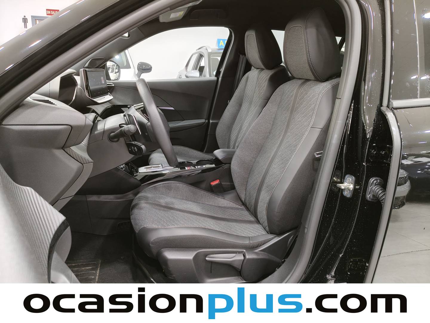 Foto asientos delanteros Peugeot 2008 Peugeot 2008 Allure Hybrid eDCS6 (145 CV)
