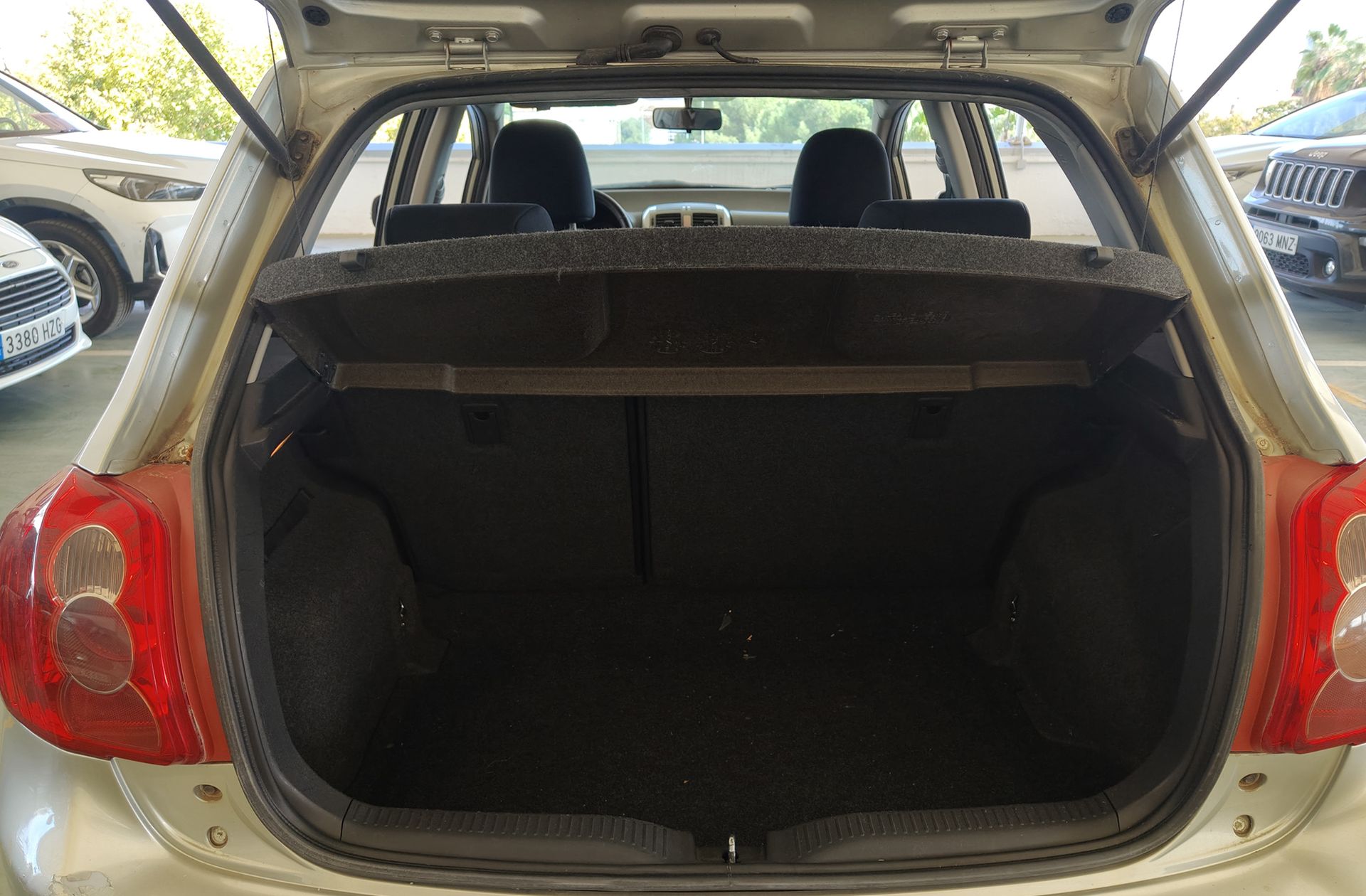 Toyota Auris 1.4 VVT-i - foto 13