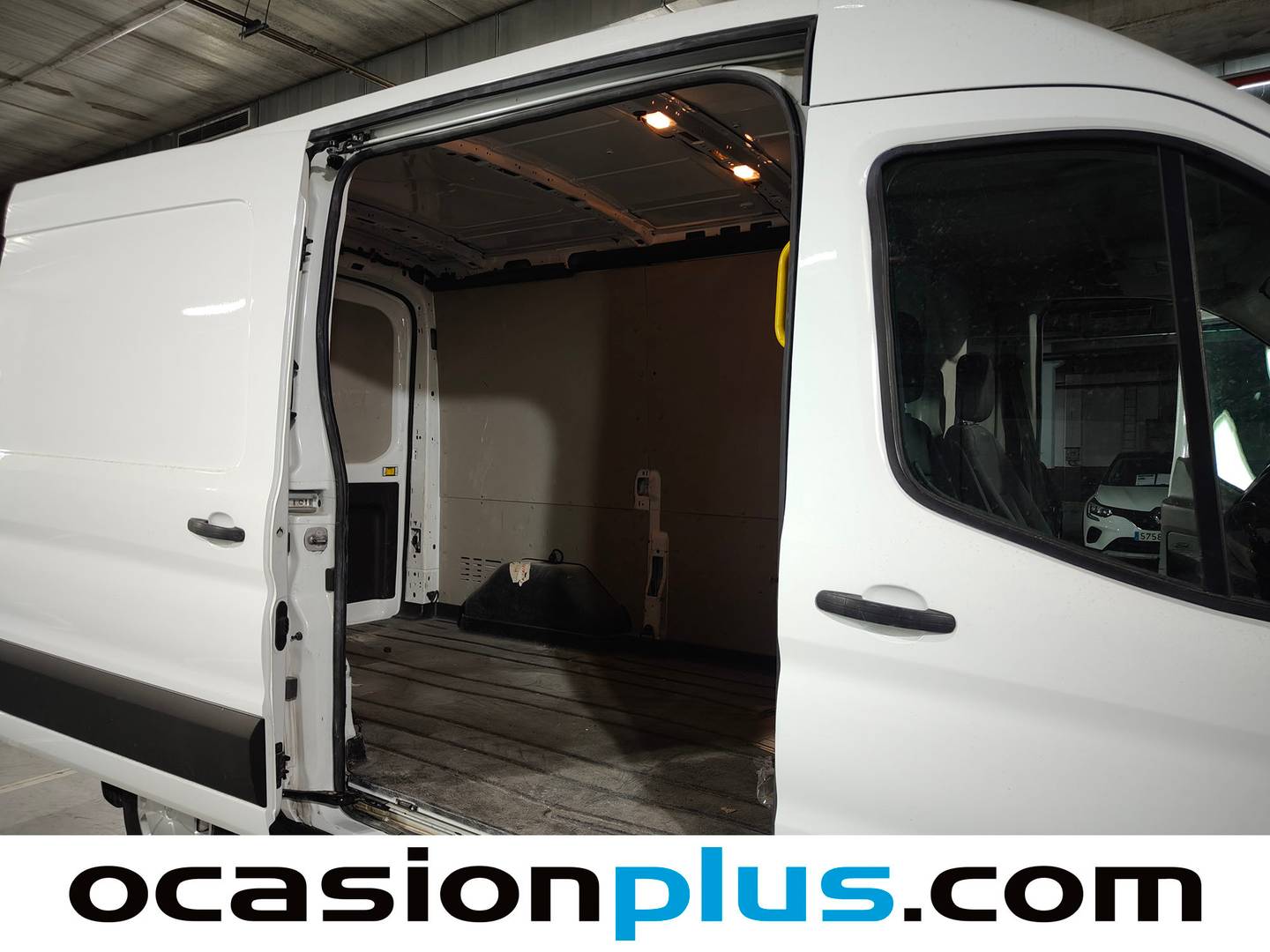 Foto asientos traseros Ford Transit Ford Transit 310 MHEV L2H2 Trend FWD (130 CV)