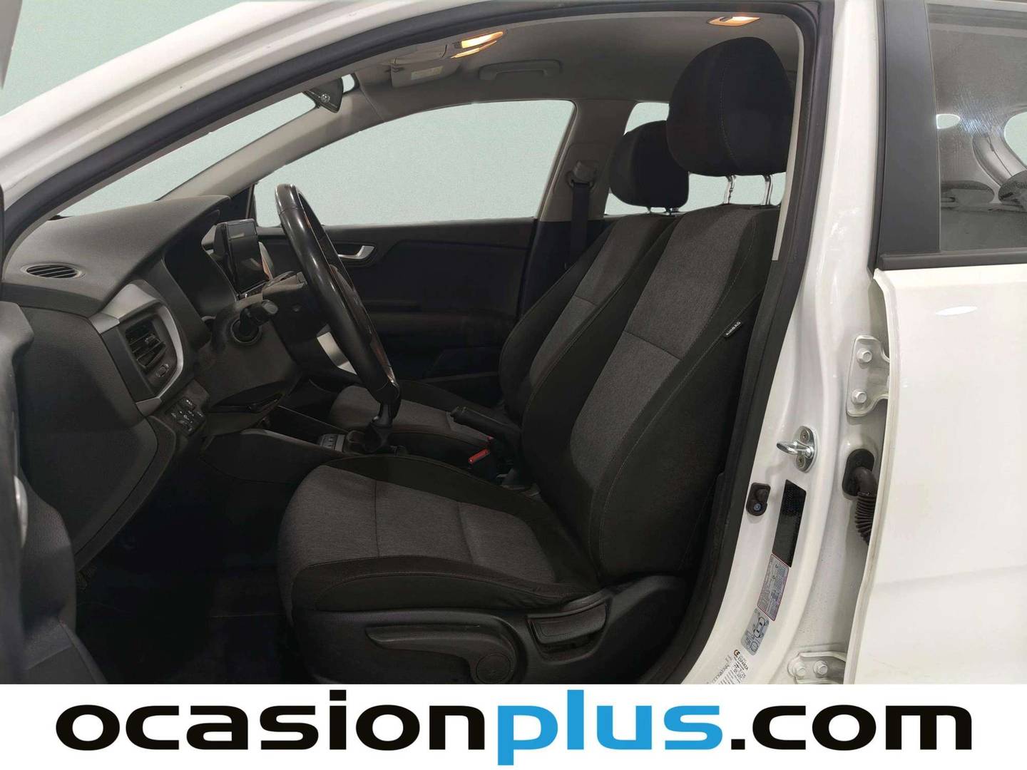 Foto asientos delanteros KIA Stonic KIA Stonic 1.0 T-GDi MHEV iMT Concept (100 CV)