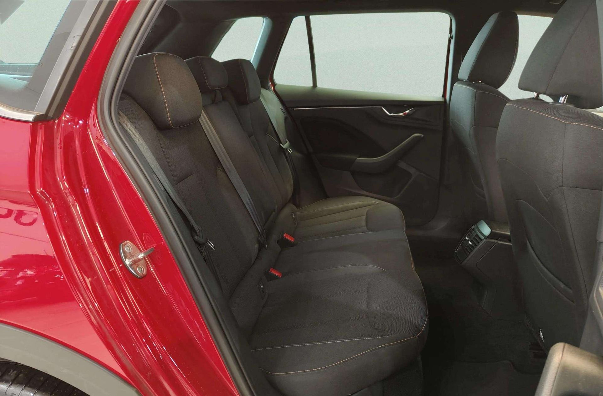 Škoda Kamiq 1.0 TSI Scout - foto 22