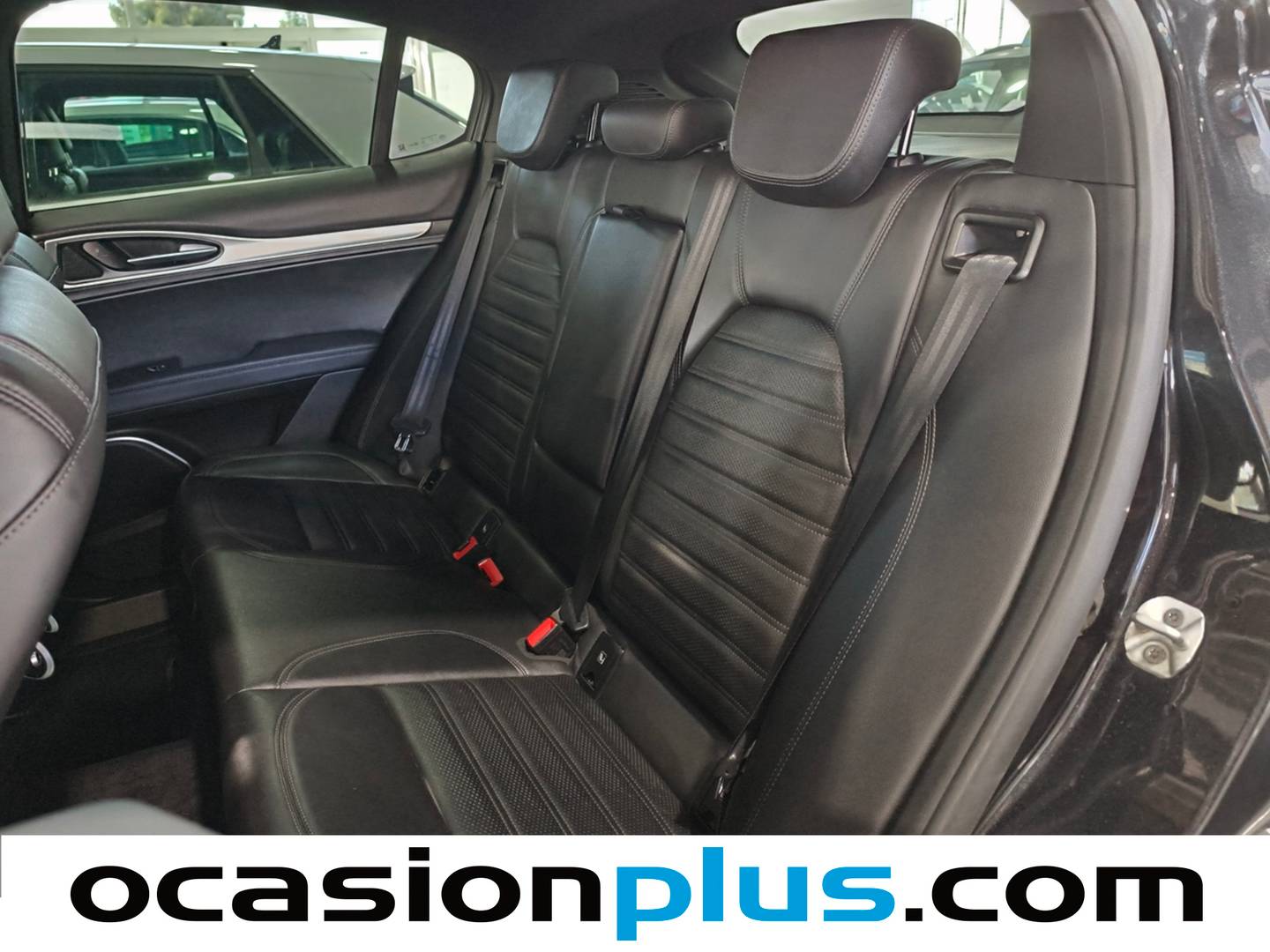 Foto asientos traseros Alfa Romeo Stelvio Alfa Romeo Stelvio 2.2 Diésel Veloce TI Q4 (210 CV)