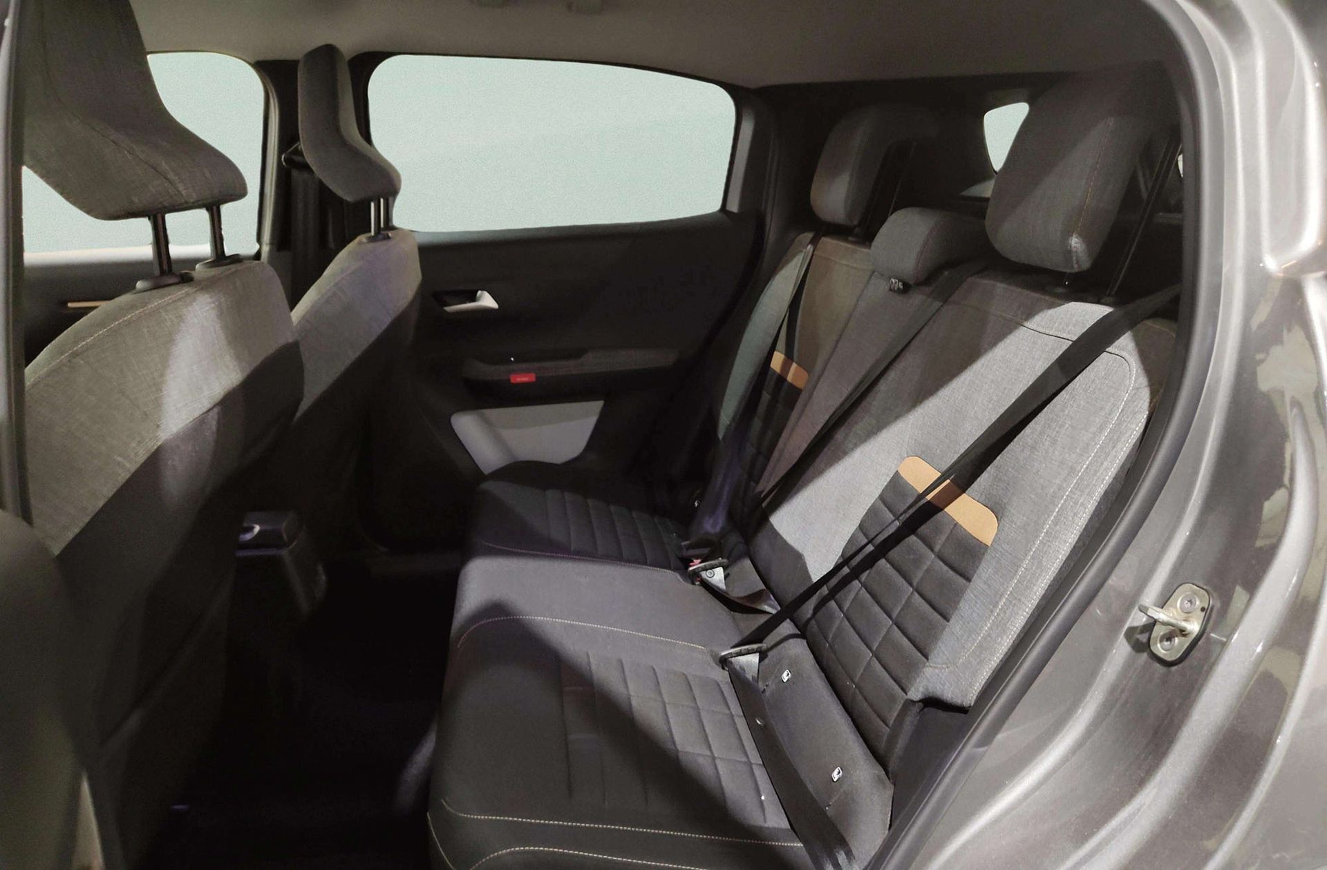 Citroën C3 Aircross Hybrid 145 Plus e-DCS6 - foto 11