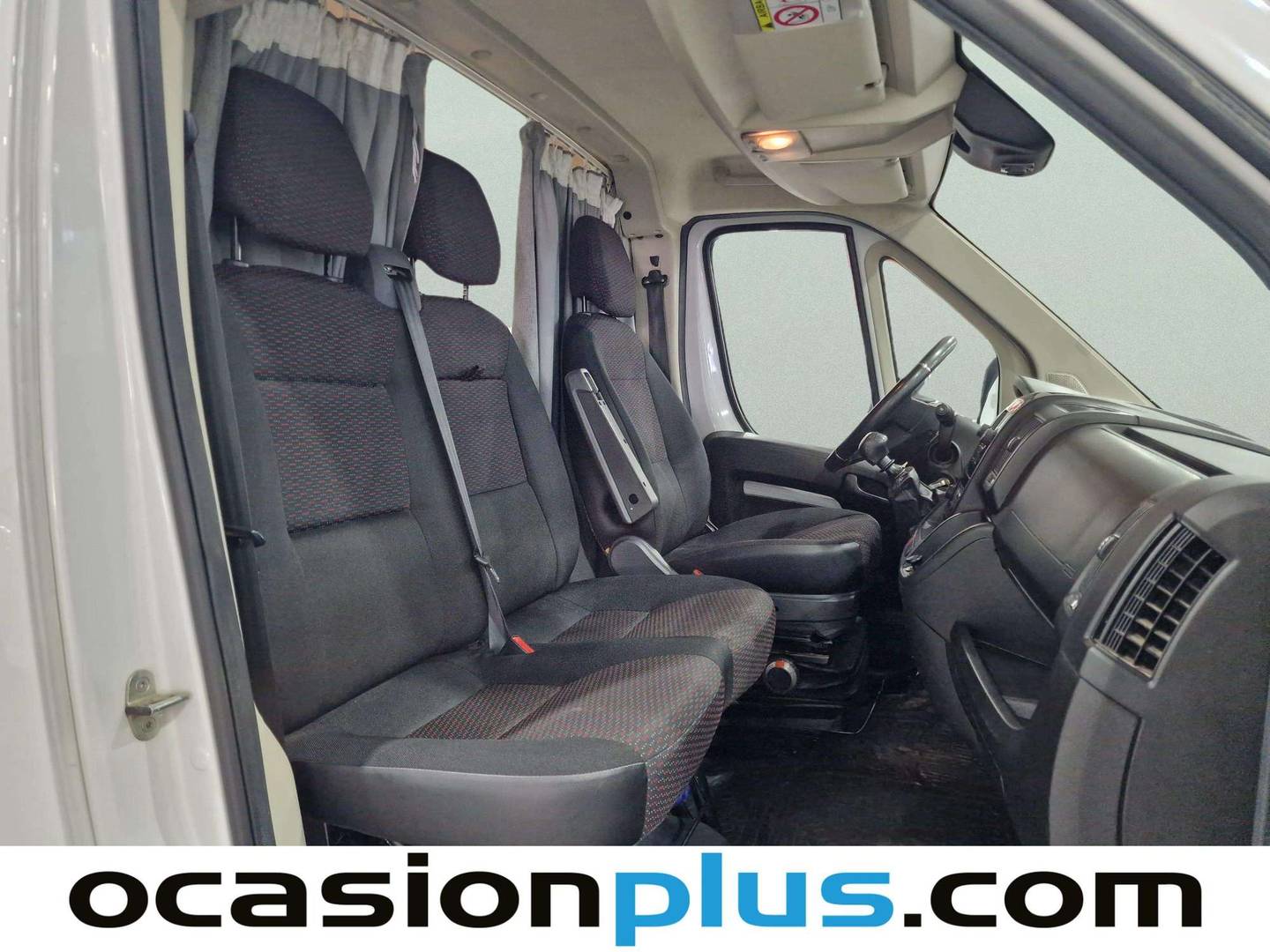 Foto Peugeot Boxer Peugeot Boxer Furgon BlueHDi 140 S&S Pack 330 L1 H1 (140 CV)