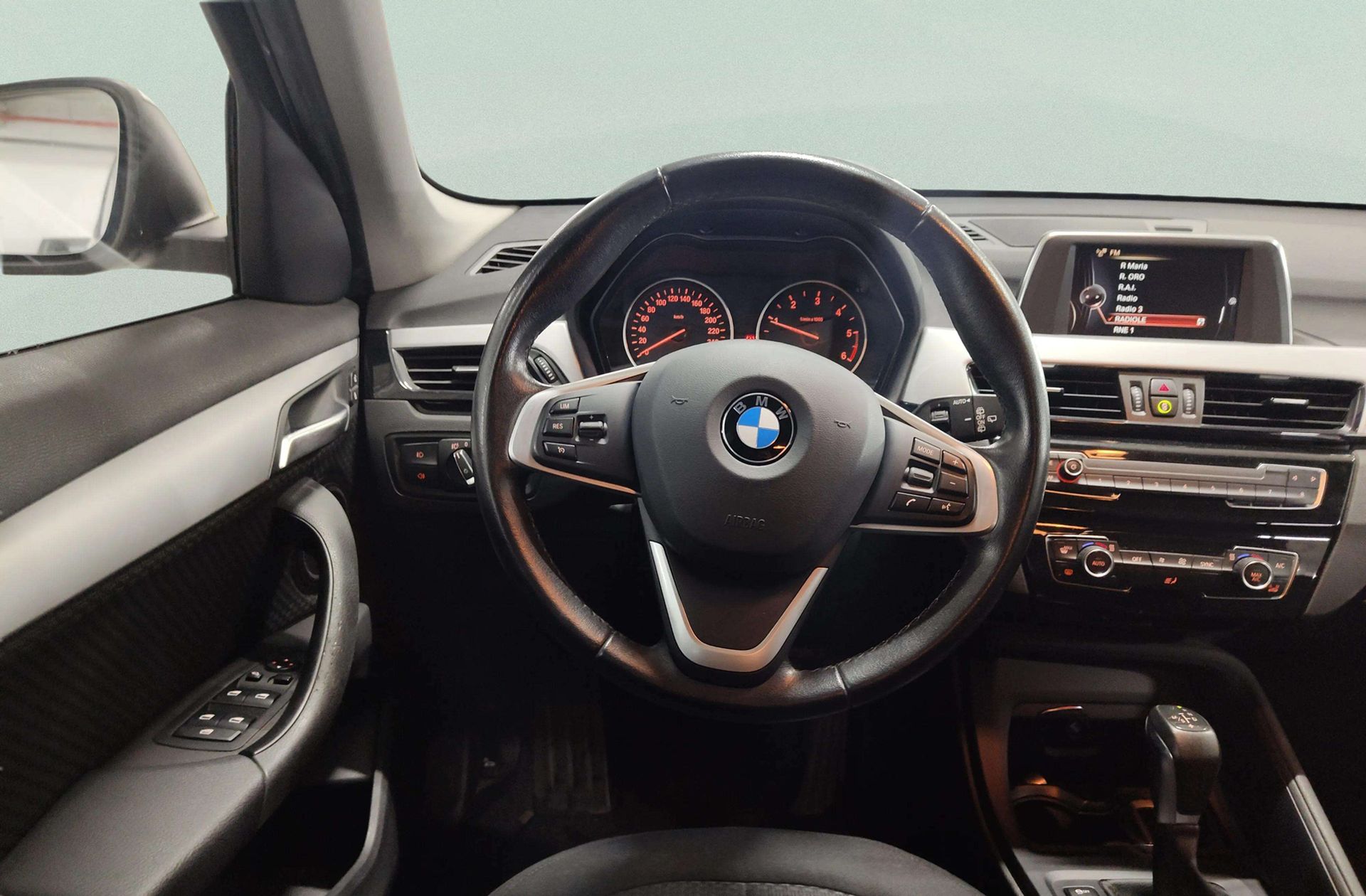 BMW X1 sDrive18d - foto 21