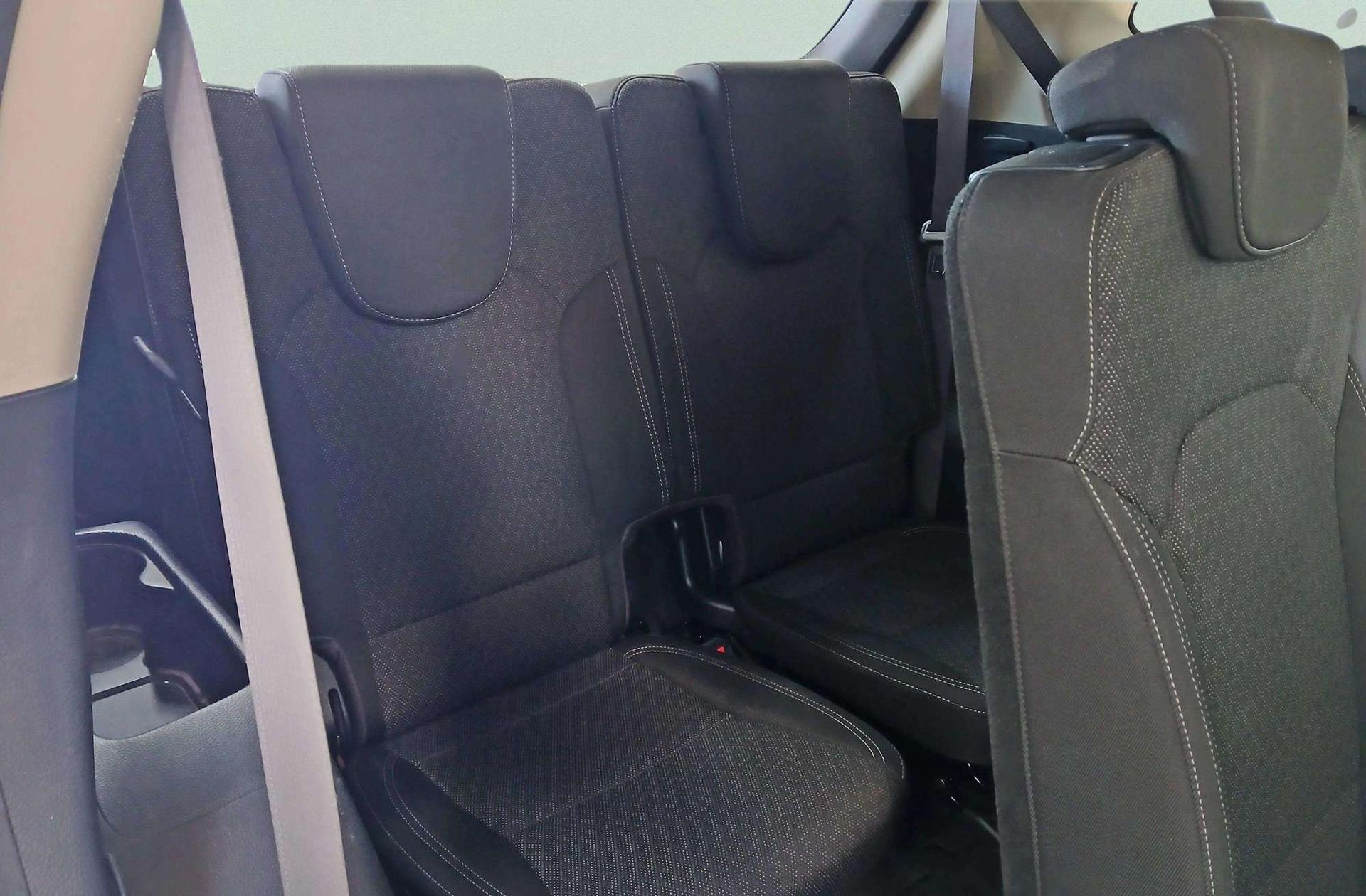 Kia Carens 1.6 GDi Drive 7 plazas - foto 18