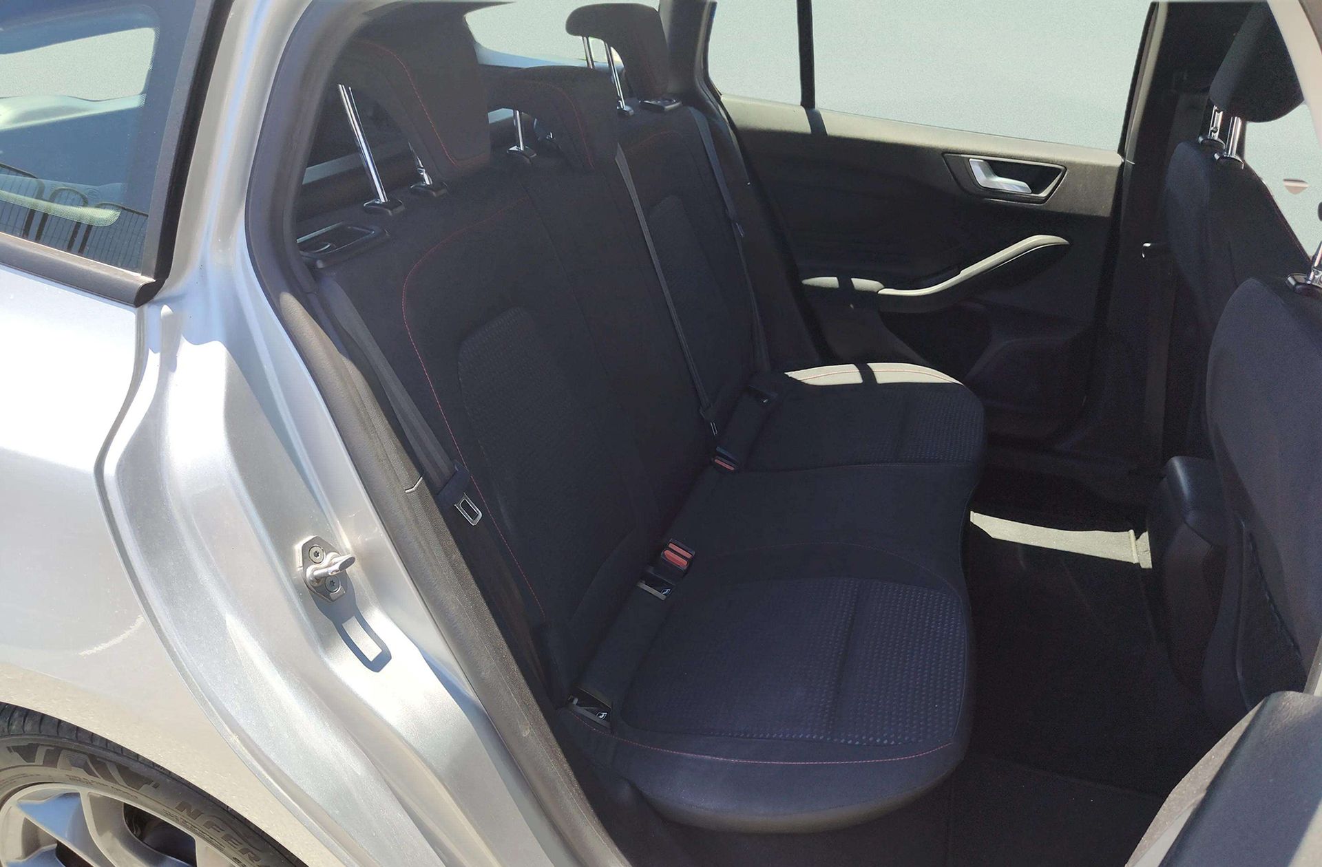 Ford Focus SportBreak 1.0 EcoBoost ST-Line - foto 15