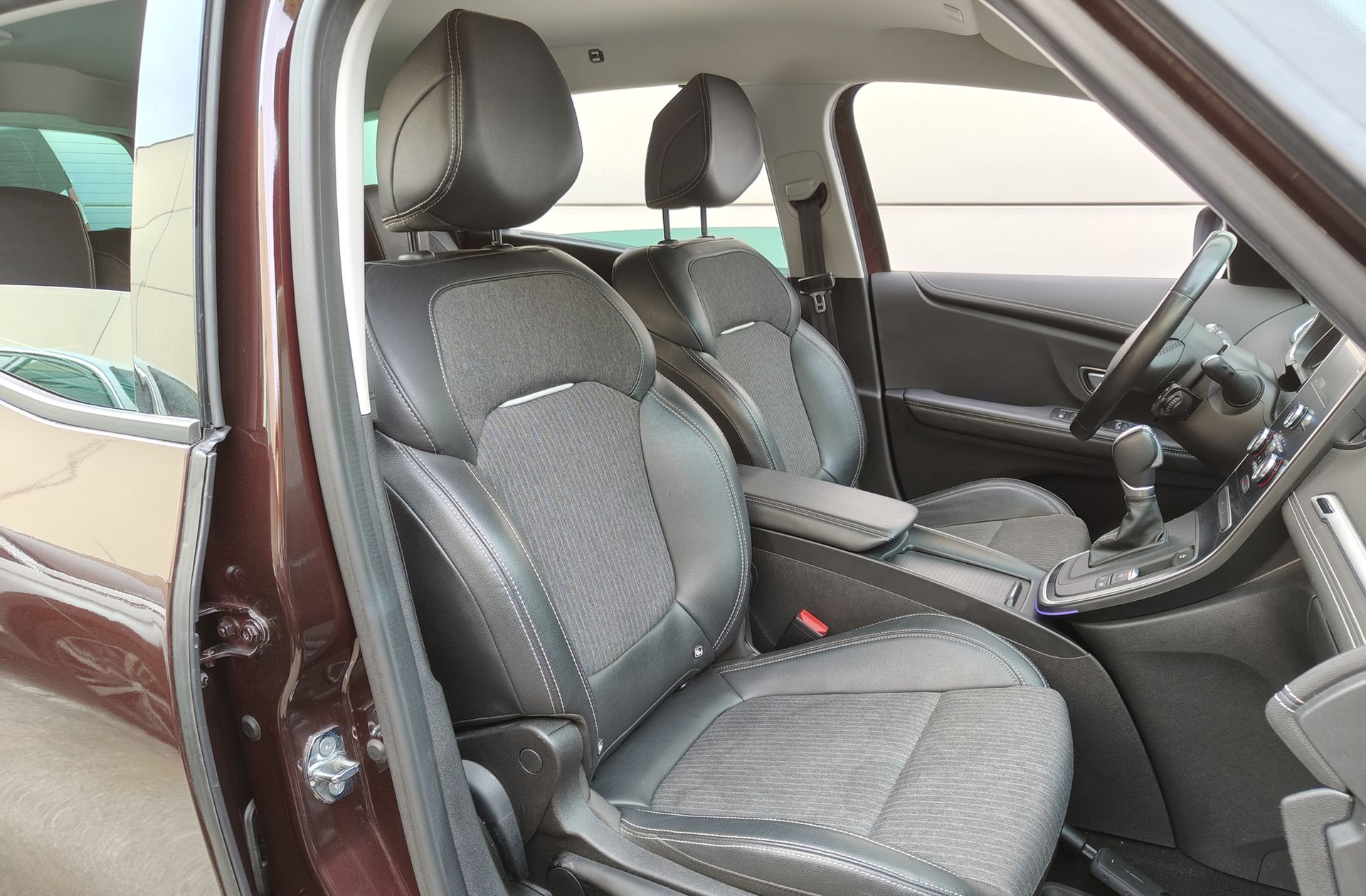Renault Grand Scénic Zen TCe EDC GPF 7 plazas - foto 19