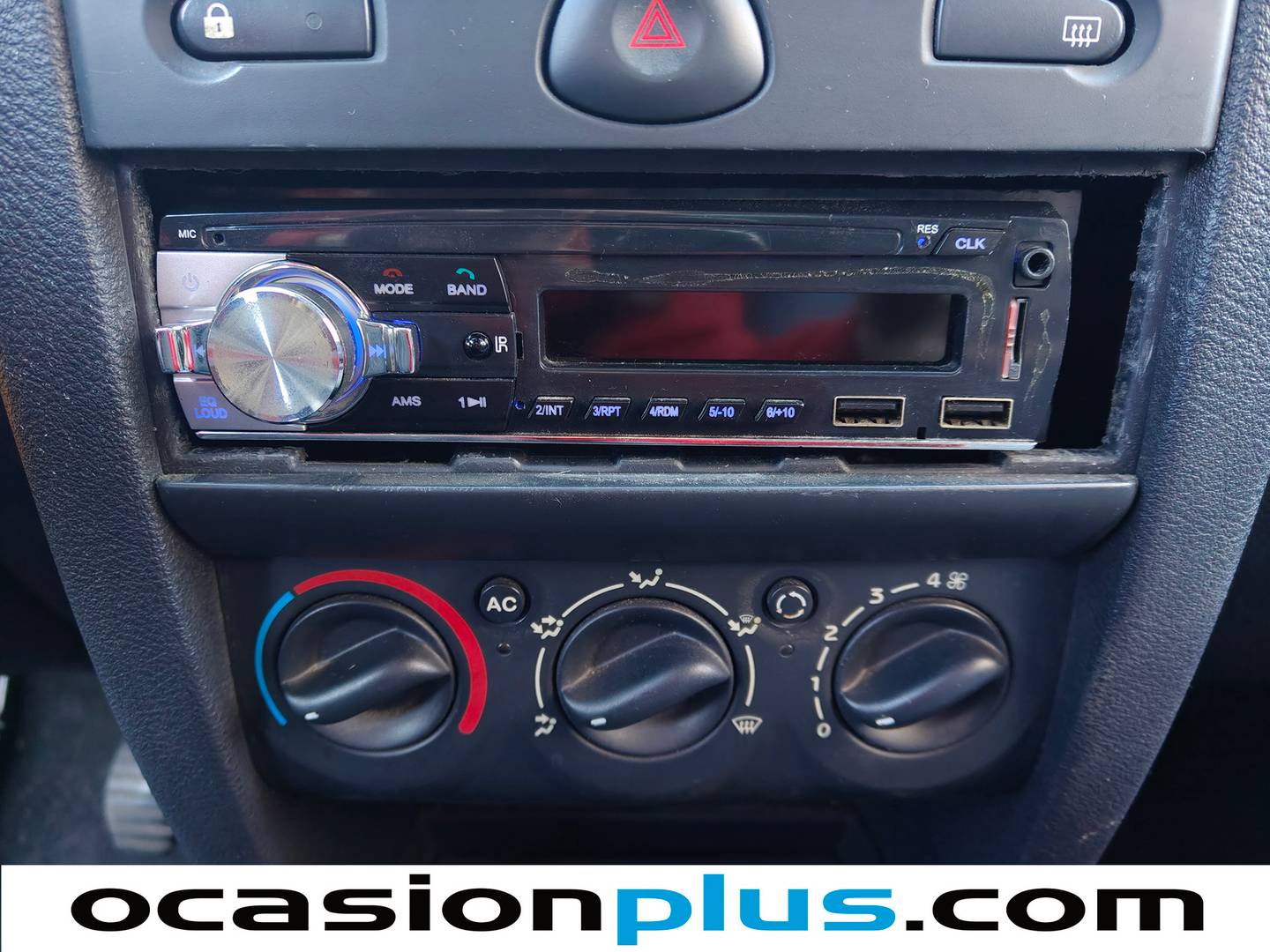 Equipamiento del Renault Clio Renault Clio 1.2 RT (60 CV)