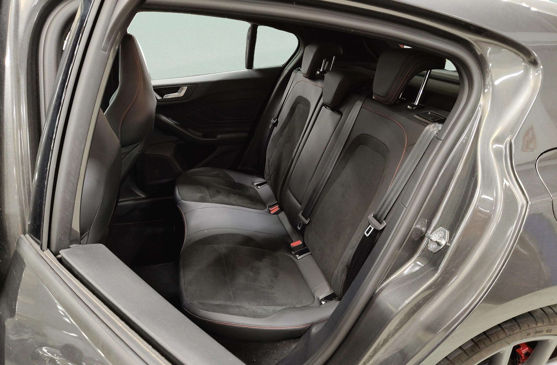 Ford Focus 2.3 EcoBoost ST - foto 16