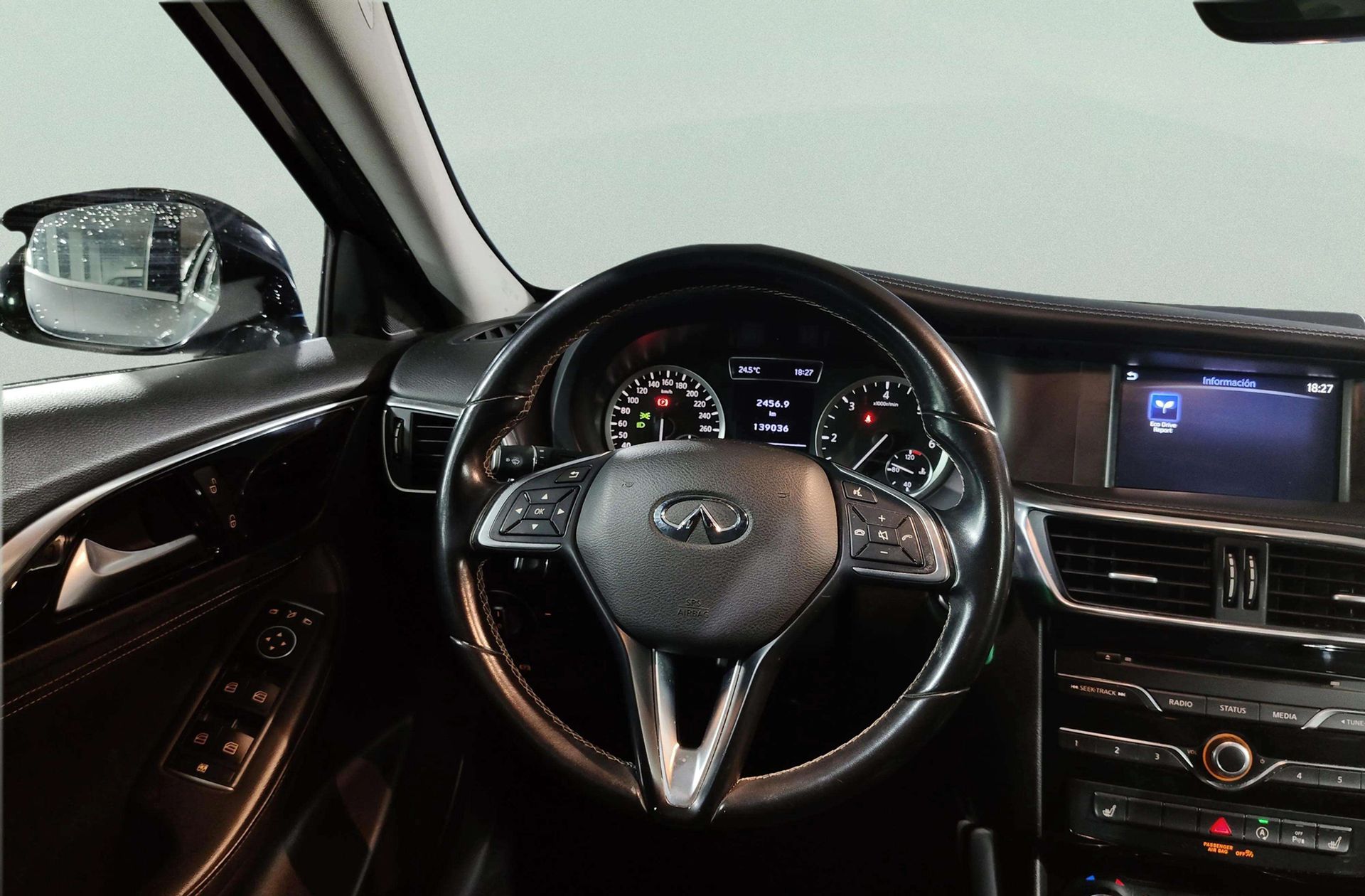 Infiniti Q30 1.5 D Premium - foto 24