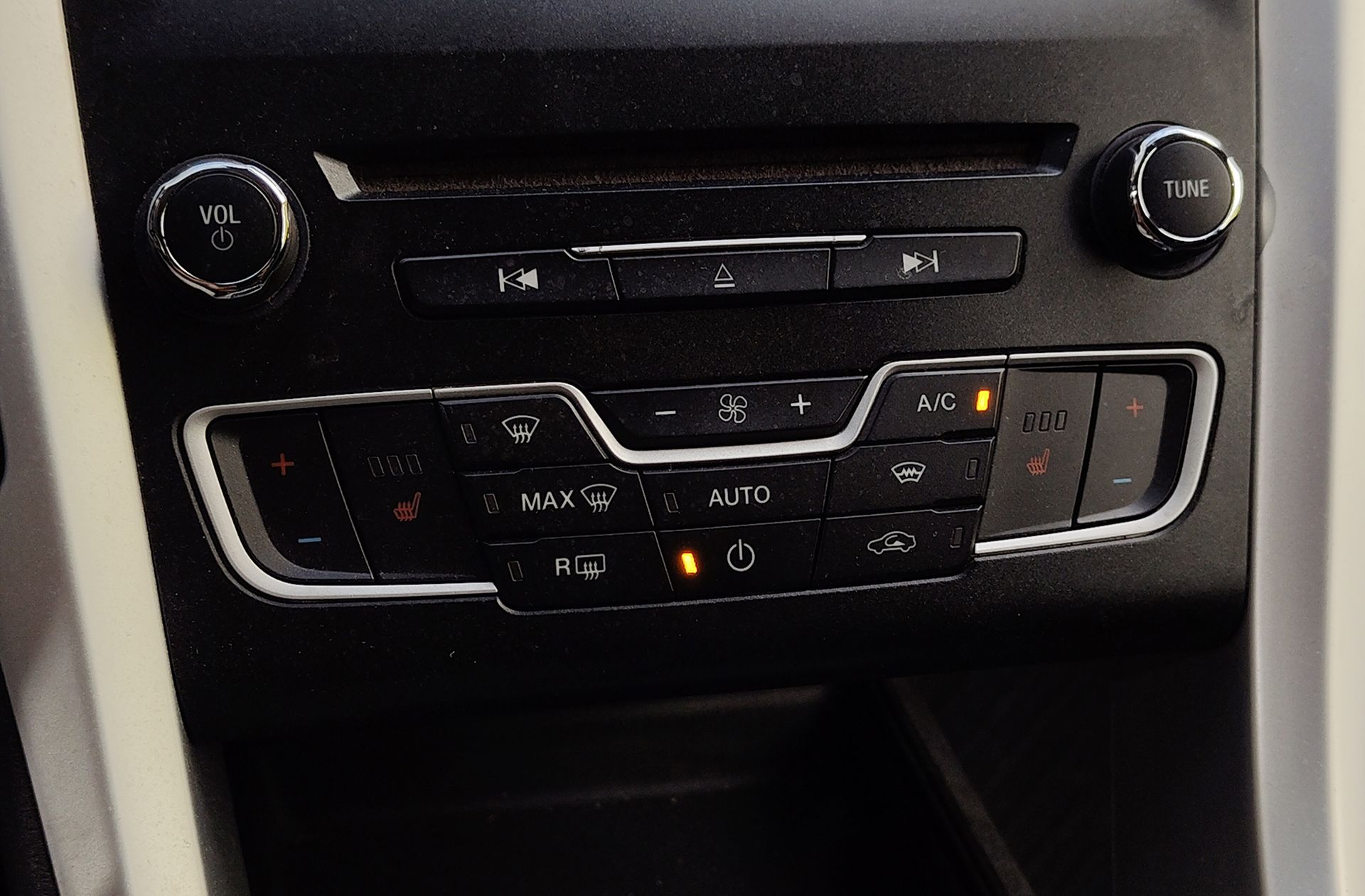 Ford Mondeo 1.5 TDCi Trend - foto 7